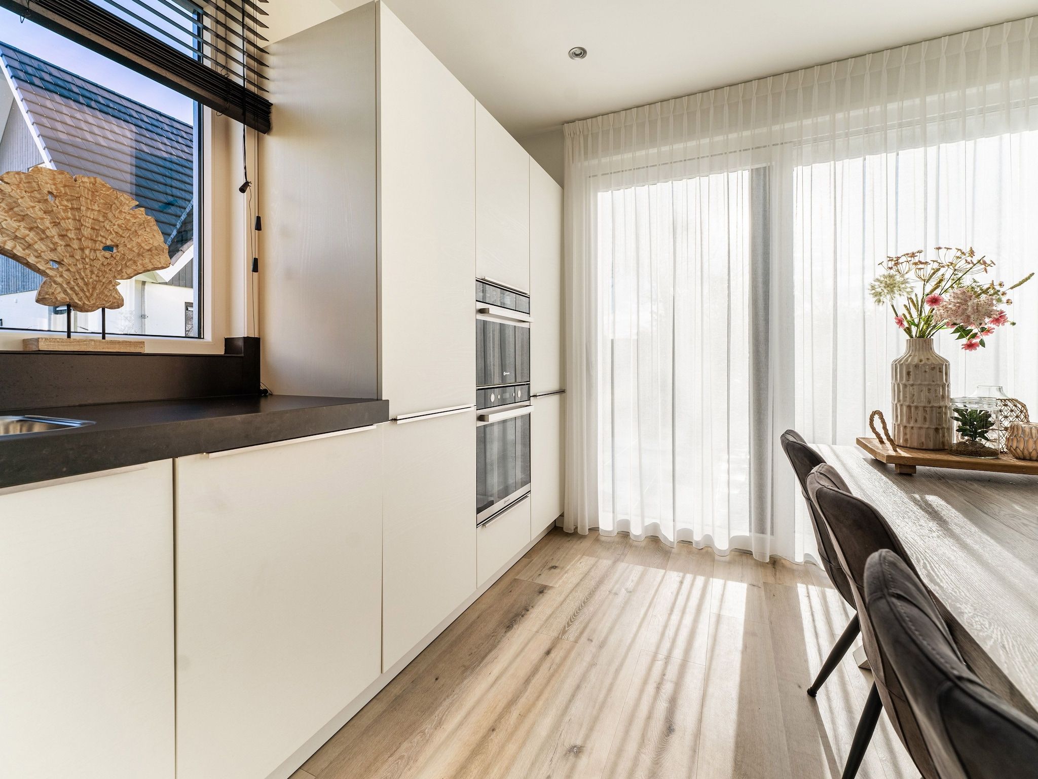 De keuken van So What 35A in De Koog Texel