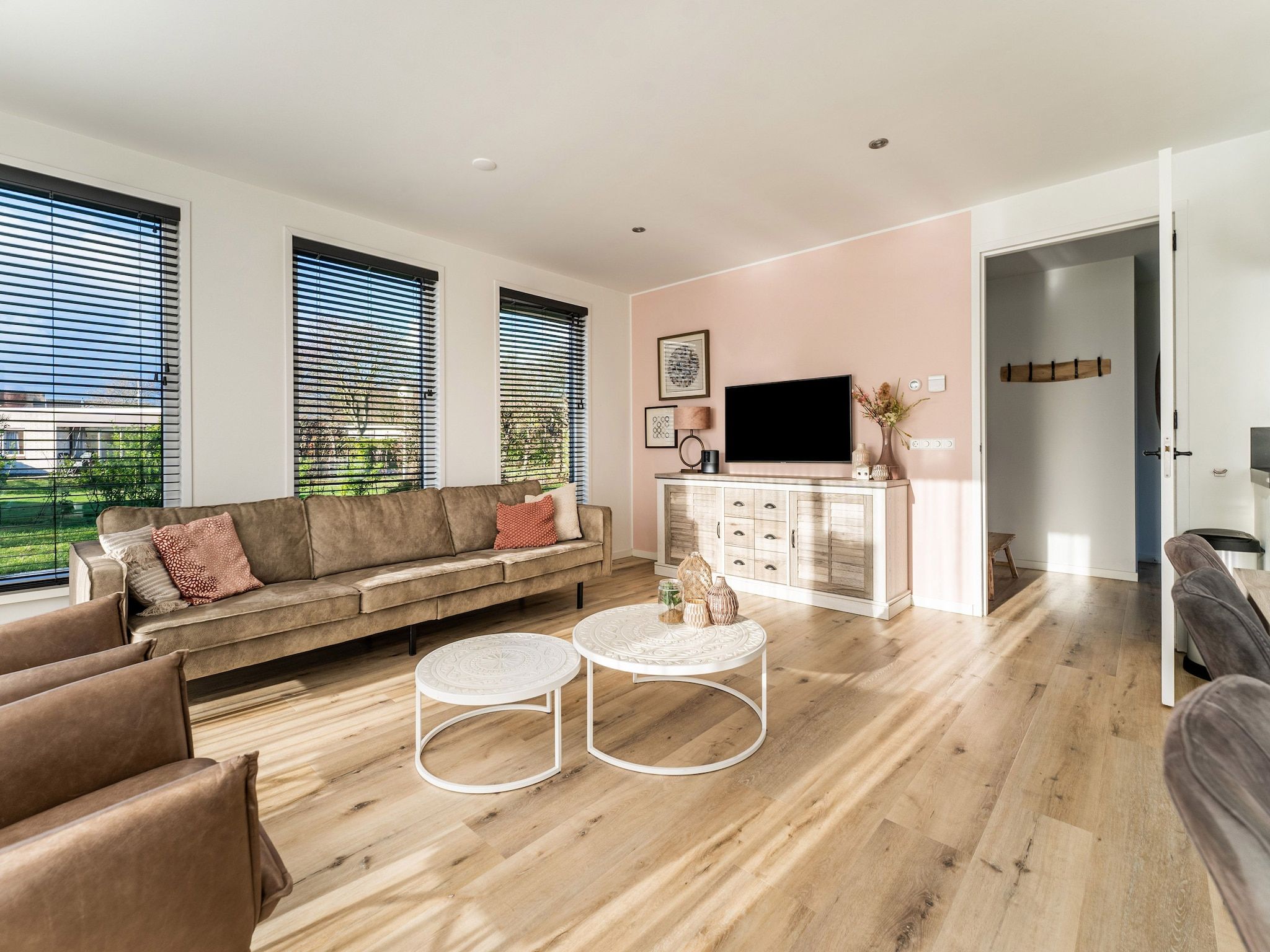 De woonkamer van So What 35A in De Koog Texel