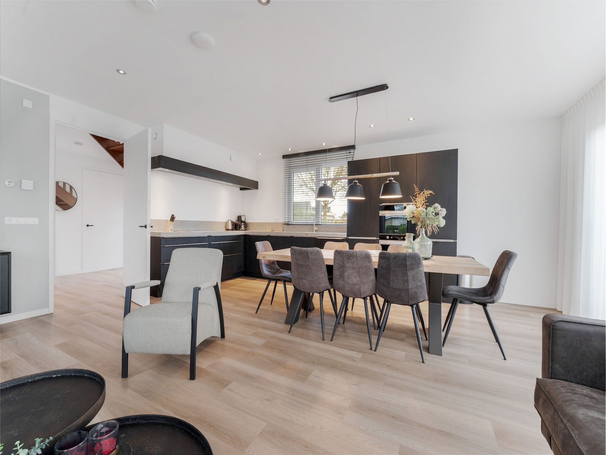 De woonkamer van So What 37A in De Koog Texel