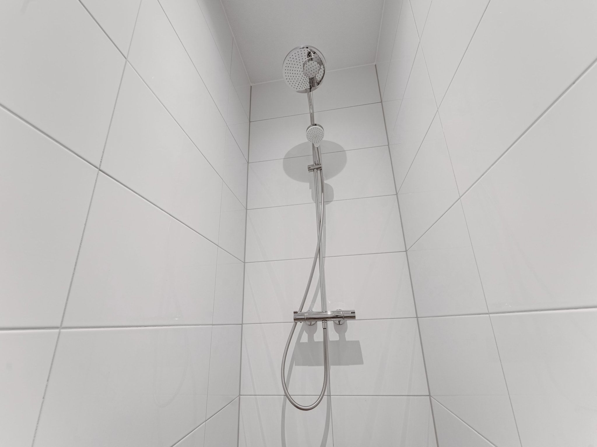 De badkamer van So What 37 in De Koog Texel