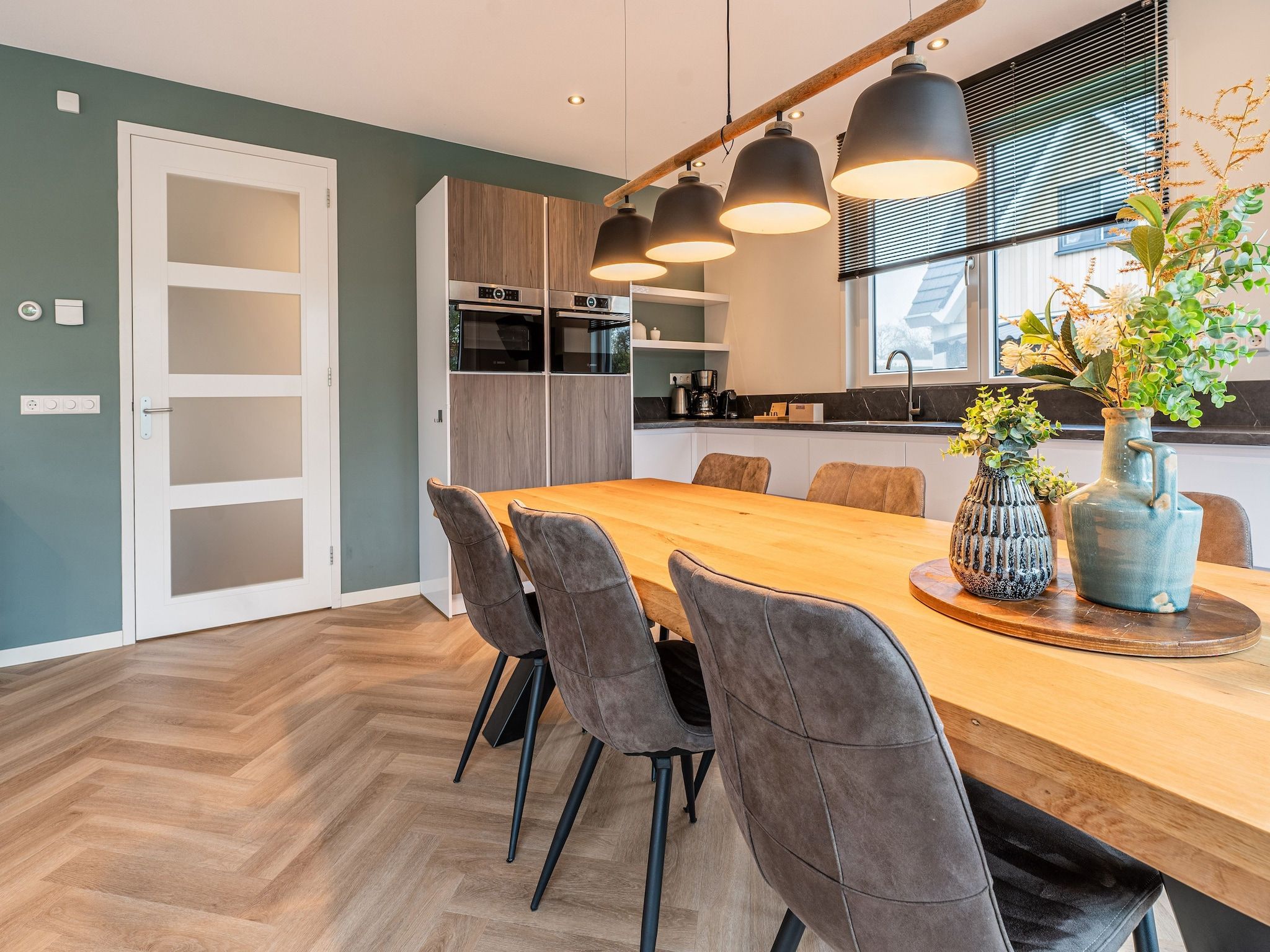 De woonkamer van So What 39 in De Koog Texel