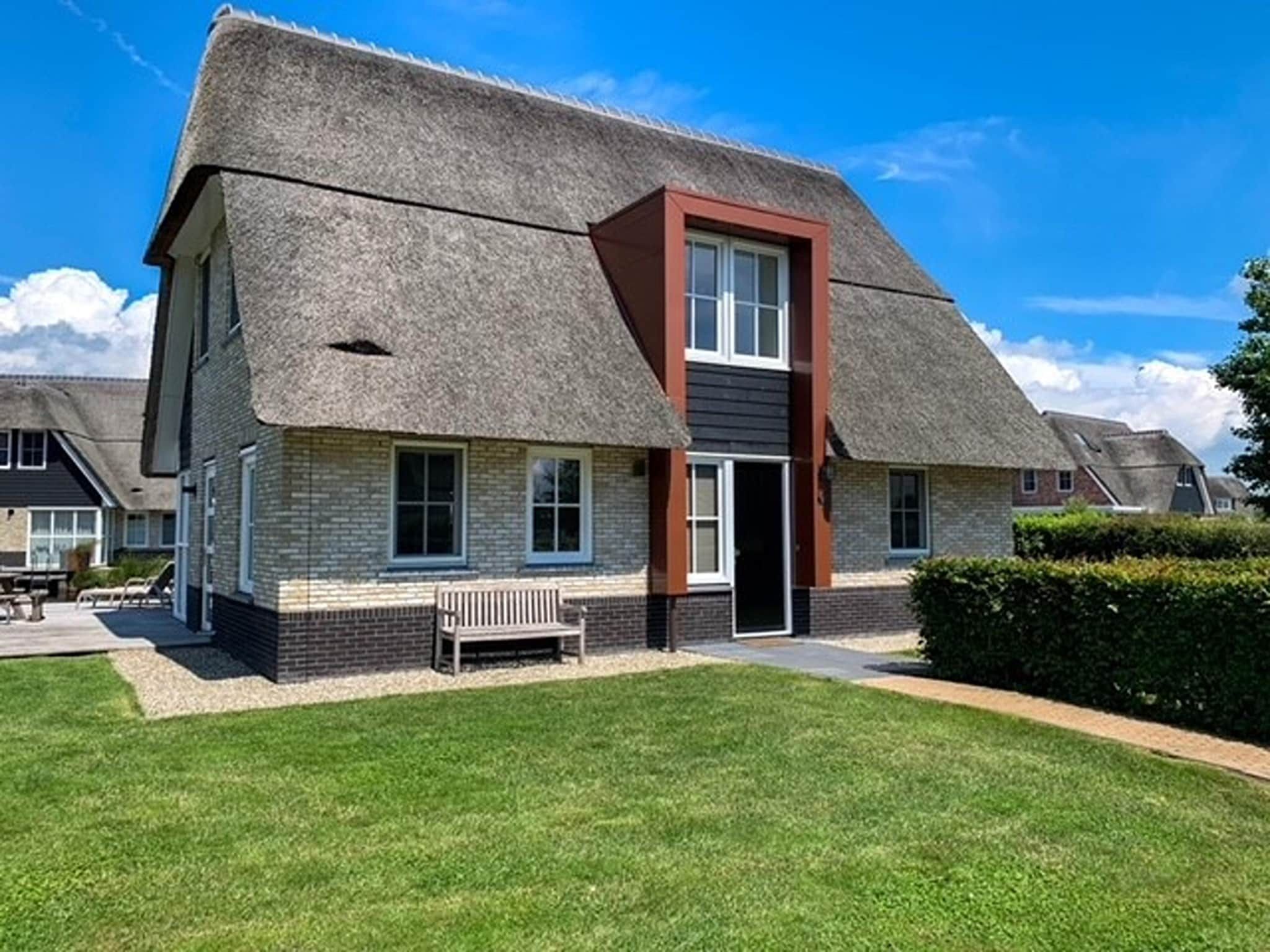 Friese Meren Villa's 14 in Delfstrahuizen - Foto 1 van 40