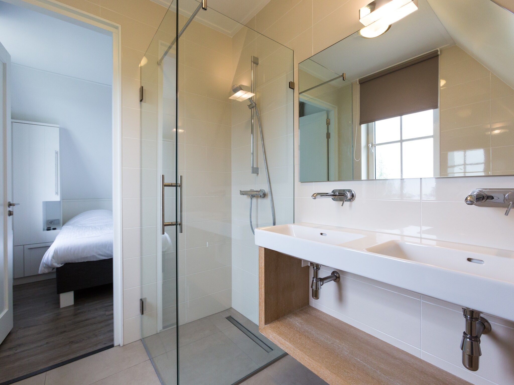 De badkamer van Friese Meren Villa's 15 in Delfstrahuizen