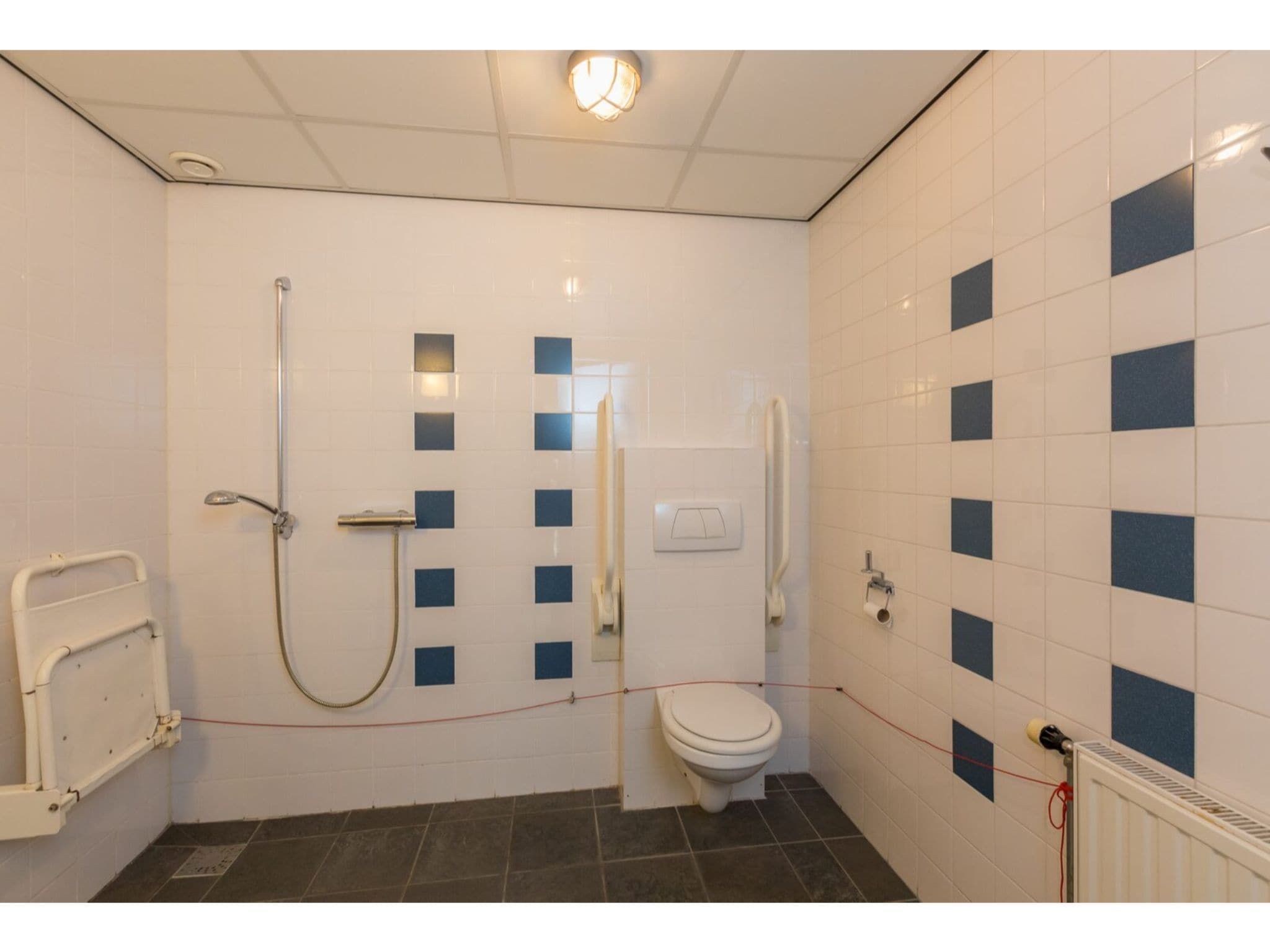 De badkamer van Zonnevylle Duinweg 135 in Zoutelande