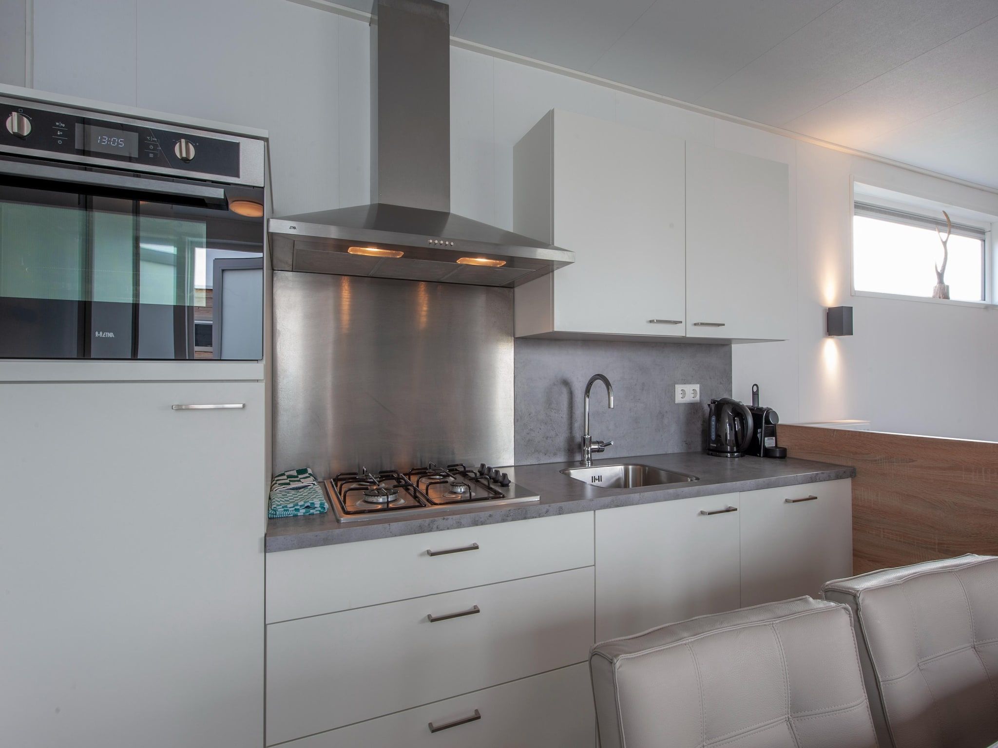 De keuken van Beach Resort Nieuwvliet-Bad 13 in Nieuwvliet-Bad