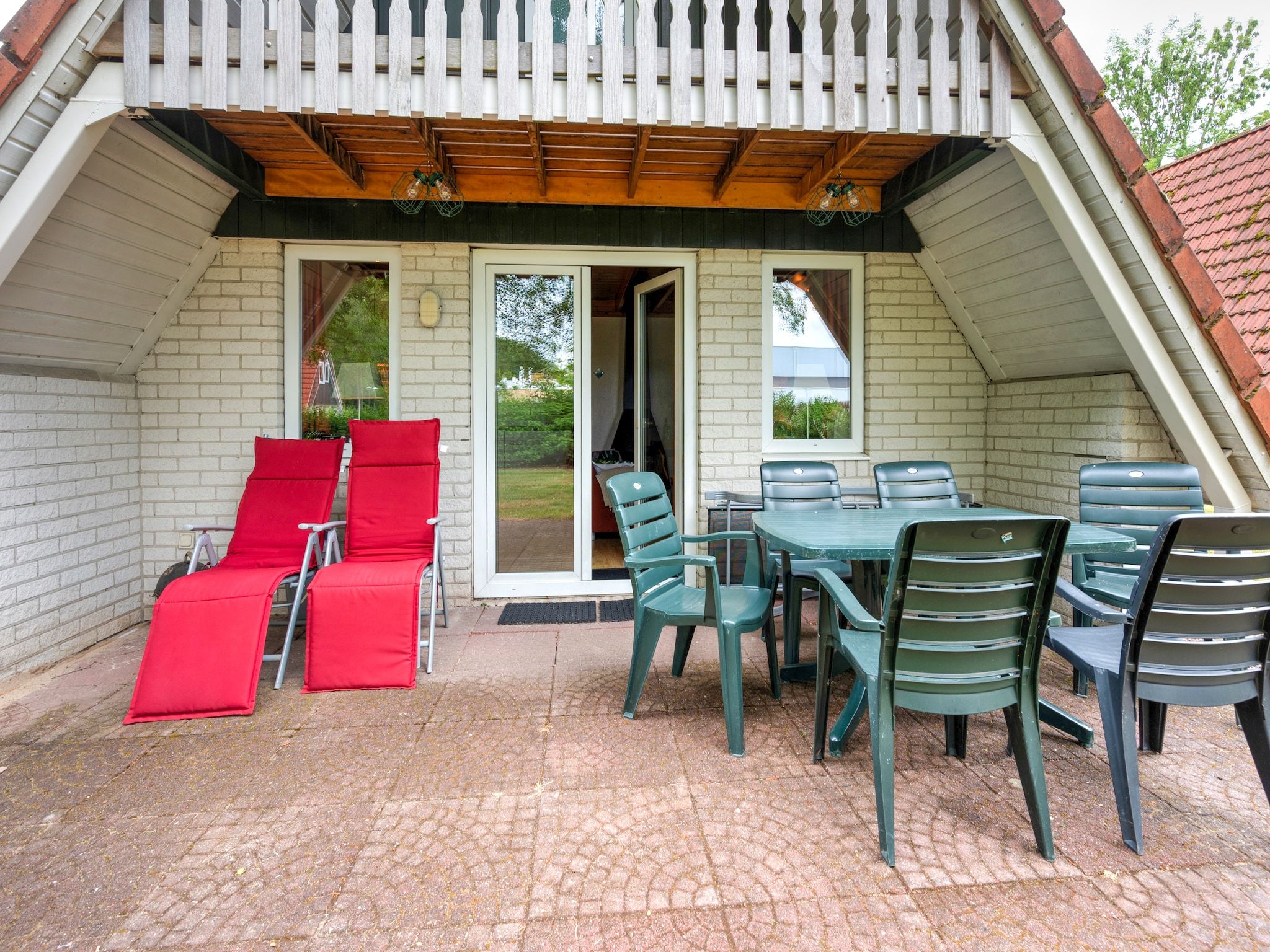 Het terras van Boslaan 1 in Gramsbergen