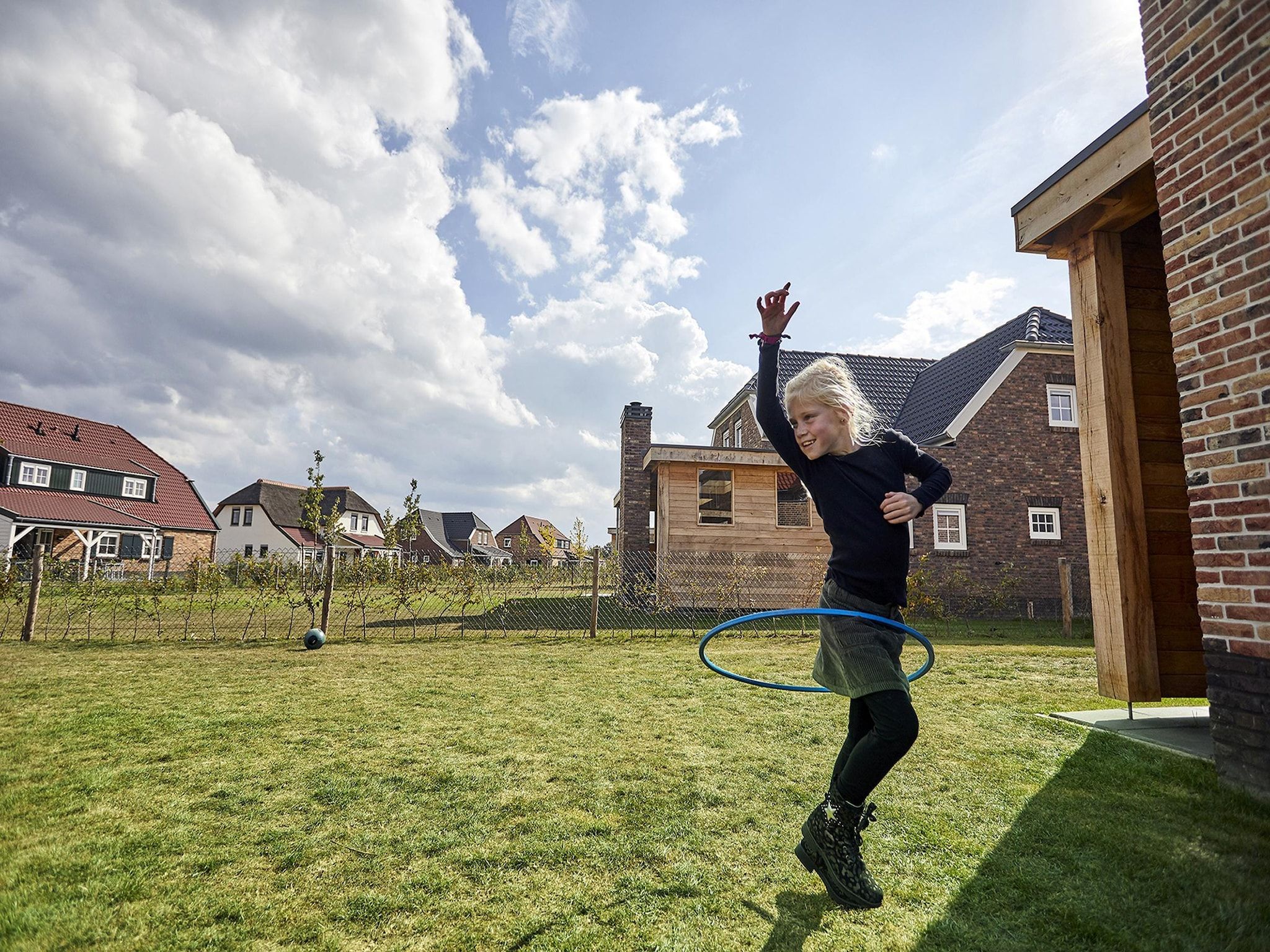 De tuin van Buitenhof De Leistert 29 in Roggel