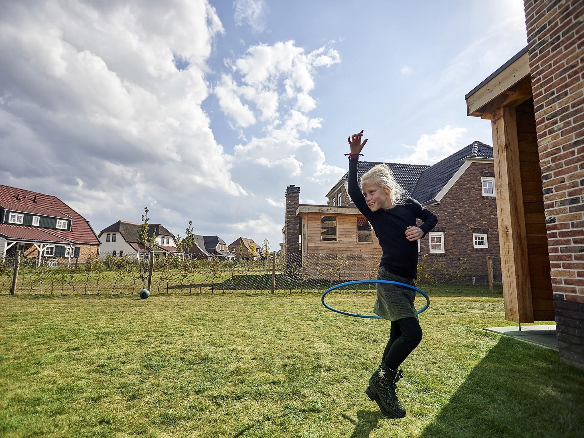 De tuin van Buitenhof De Leistert 32 in Roggel