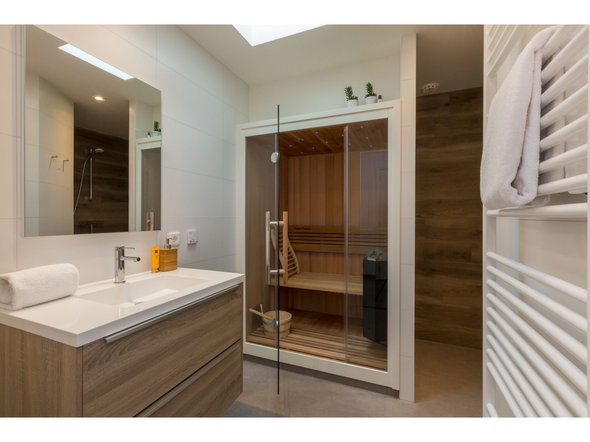 De badkamer van Oosterpark 76 - Oostkapelle in Oostkapelle