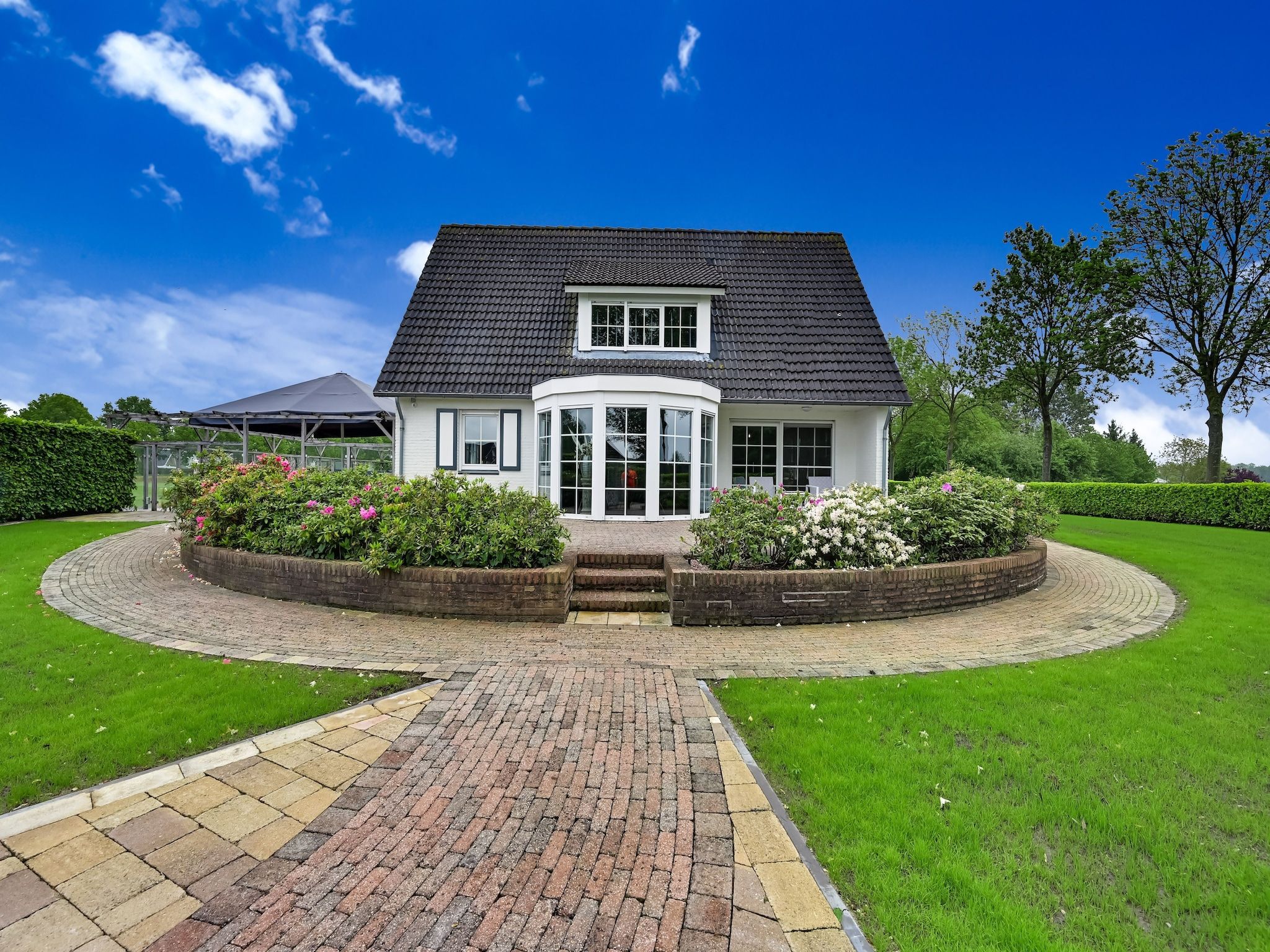 De buitenkant van Villa Didam in Didam