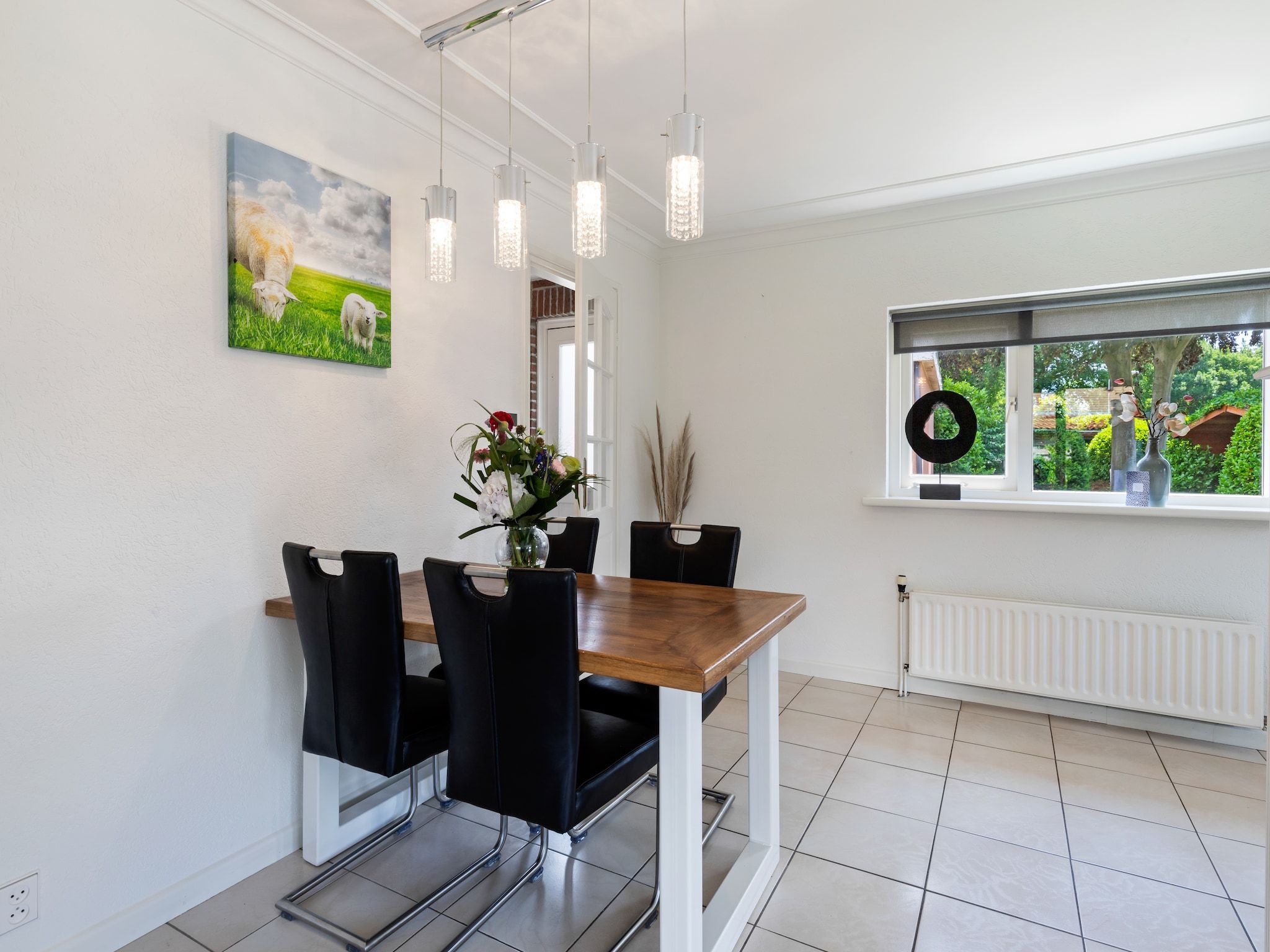 De eetkamer van Huisje Putten in Putten