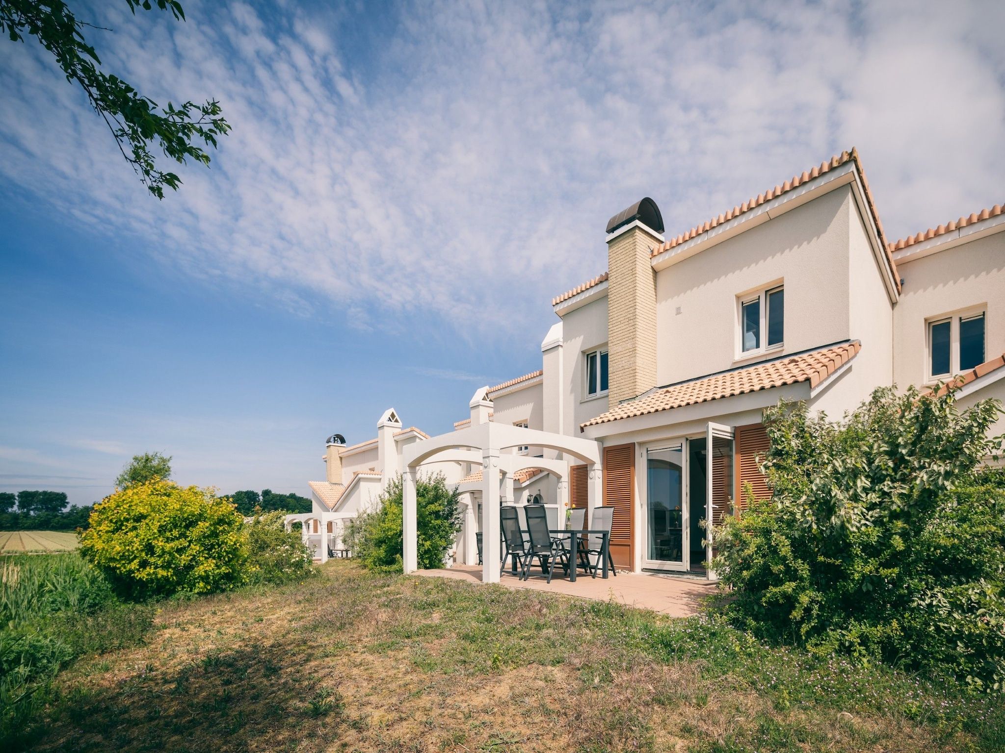 De buitenkant van Duinresort Dunimar 1 in Noordwijkerhout