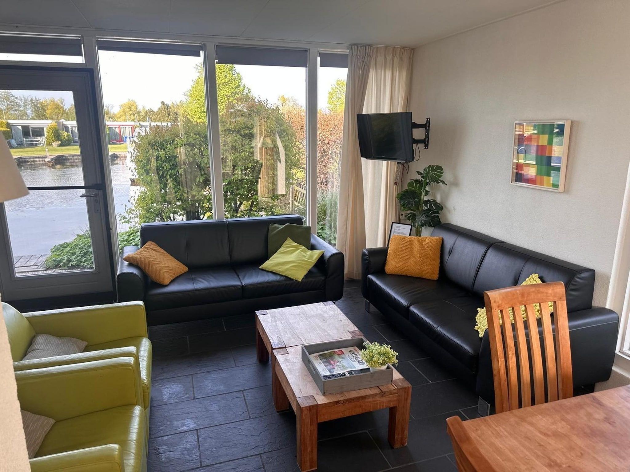 De woonkamer van Scharsterlaan 9 in Boornzwaag