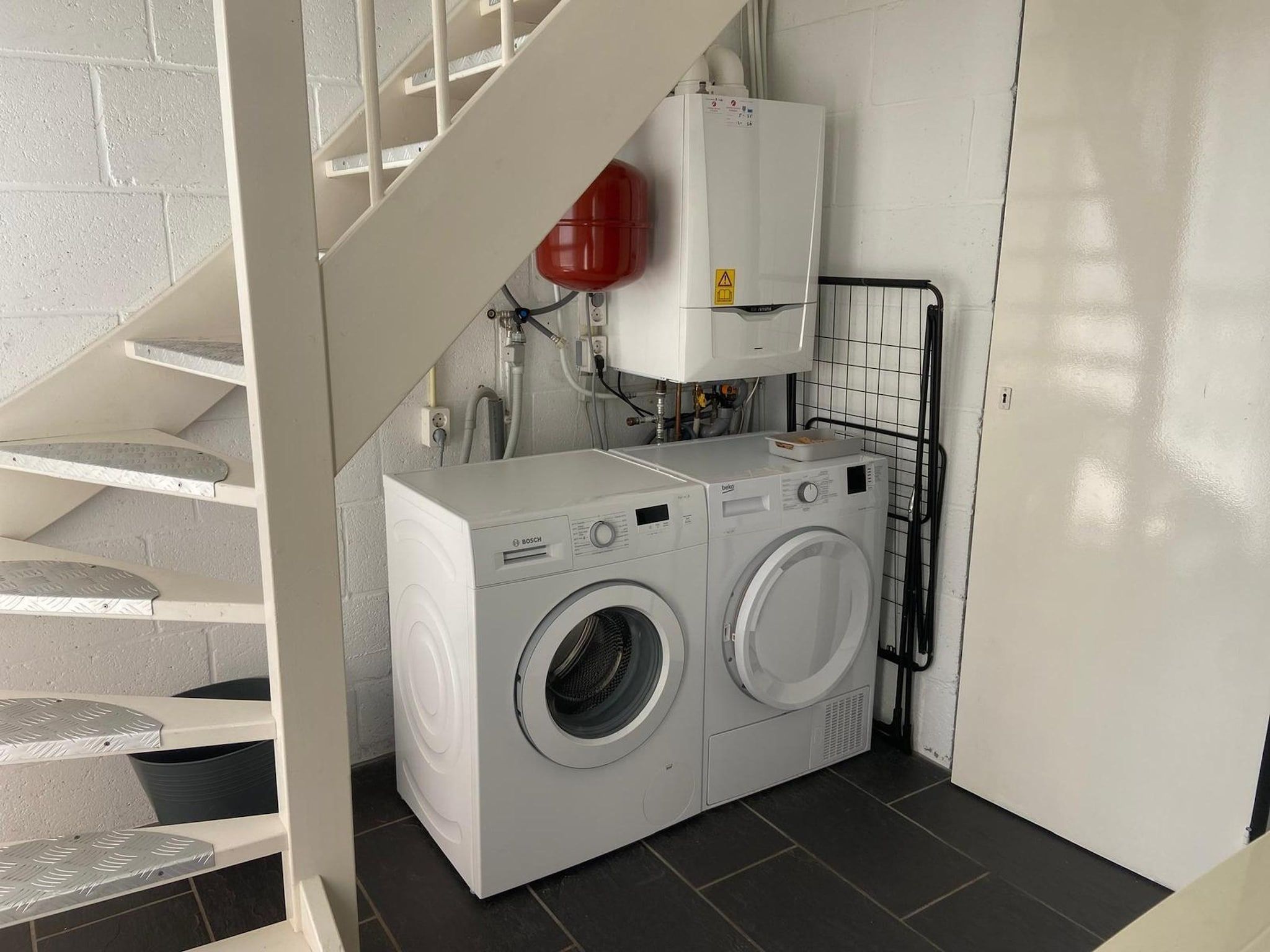 Voorzieningen bij Scharsterlaan 9 in Boornzwaag