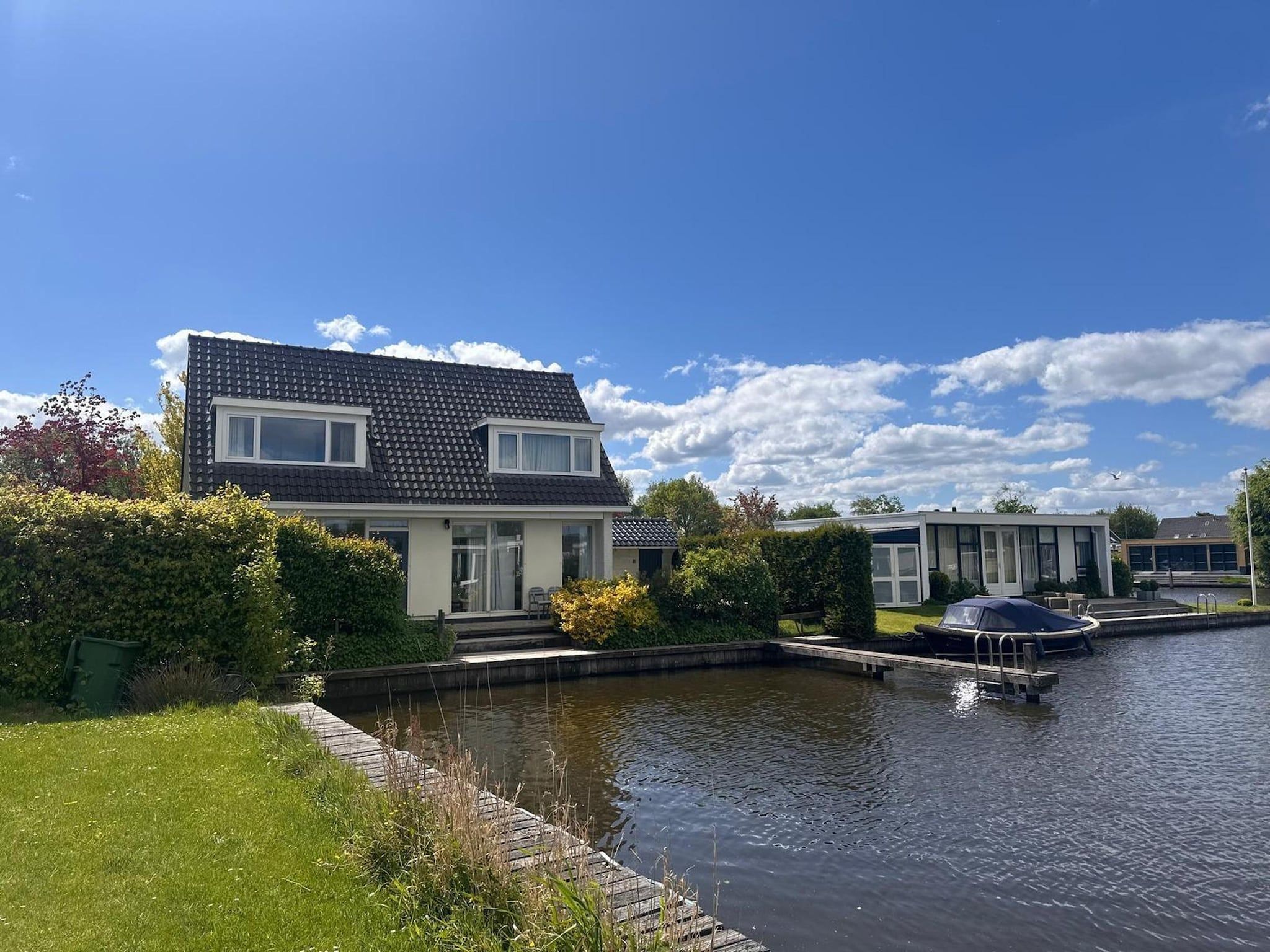 De buitenkant van Scharsterlaan 9 in Boornzwaag