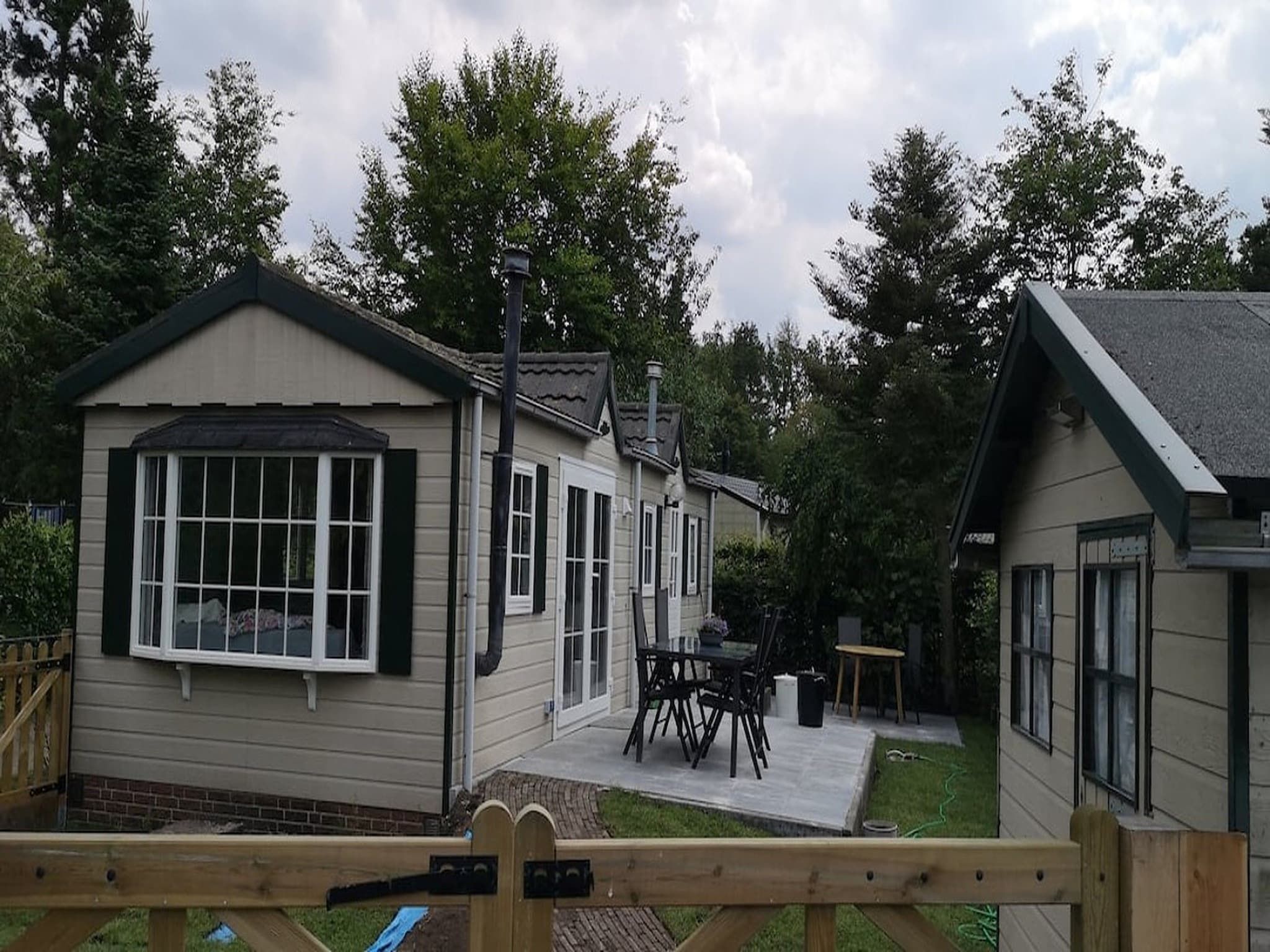 De buitenkant van Huisje 84 in Stegeren