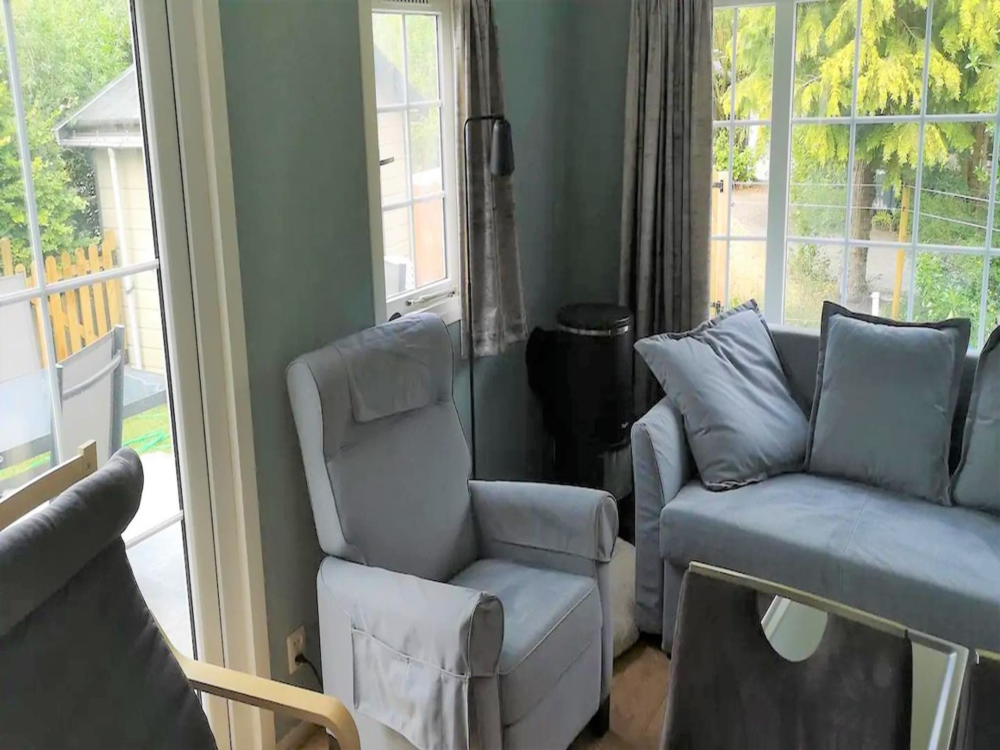 De woonkamer van Huisje 84 in Stegeren