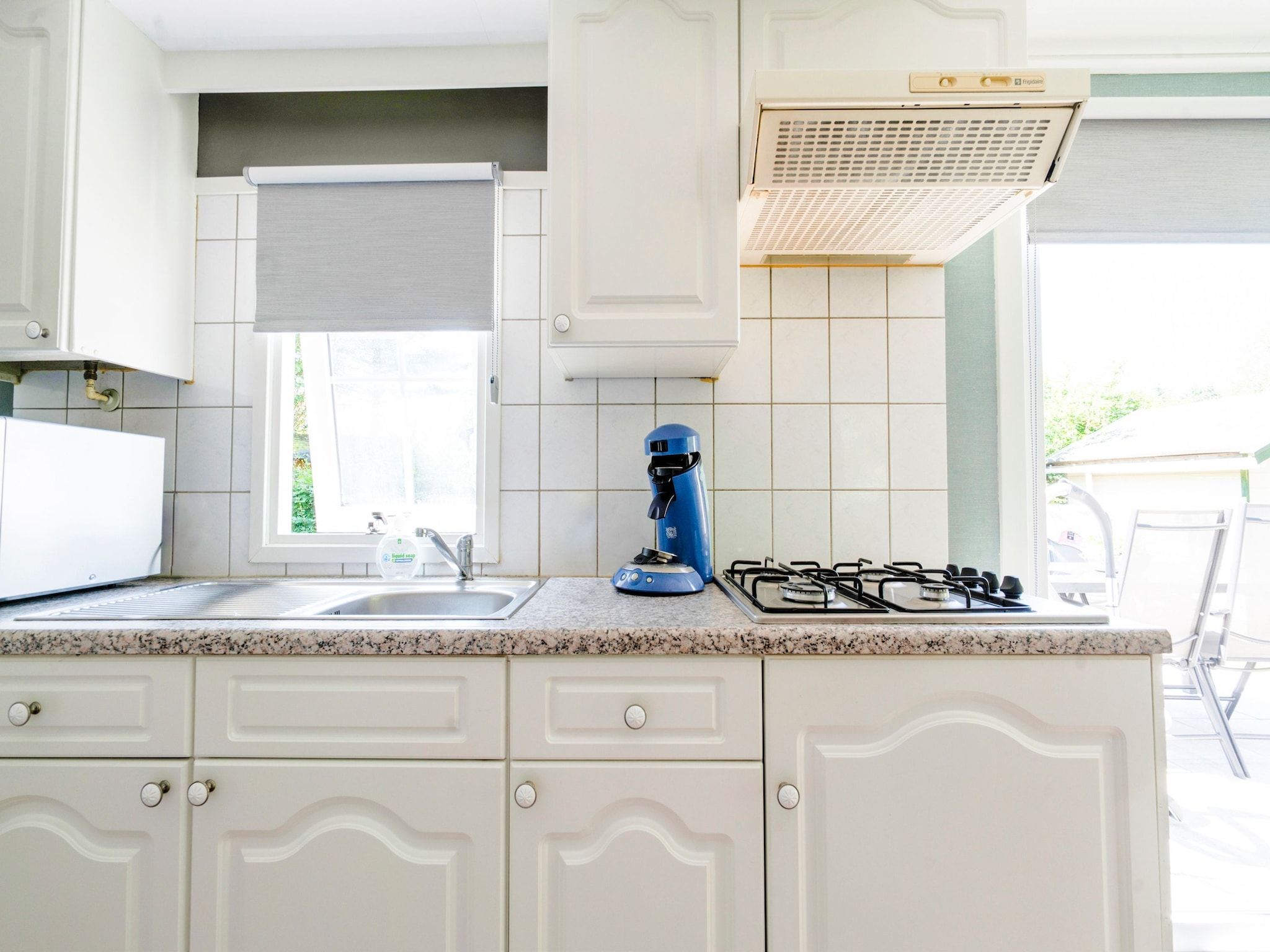 De keuken van Huisje 84 in Stegeren