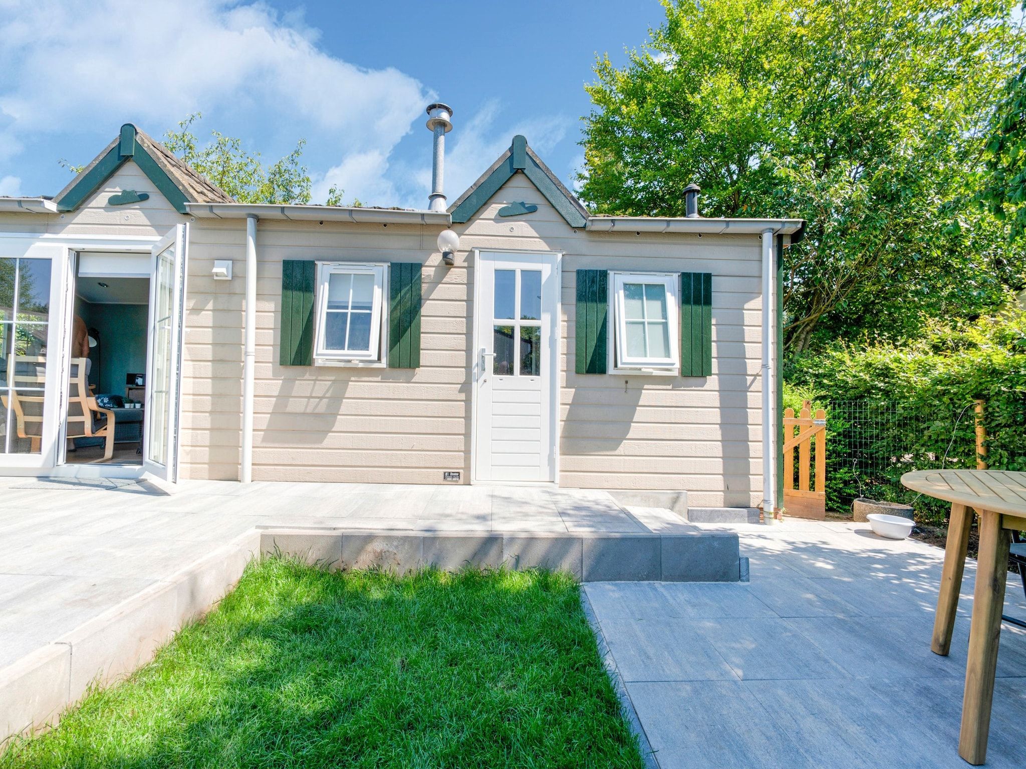 De buitenkant van Huisje 84 in Stegeren