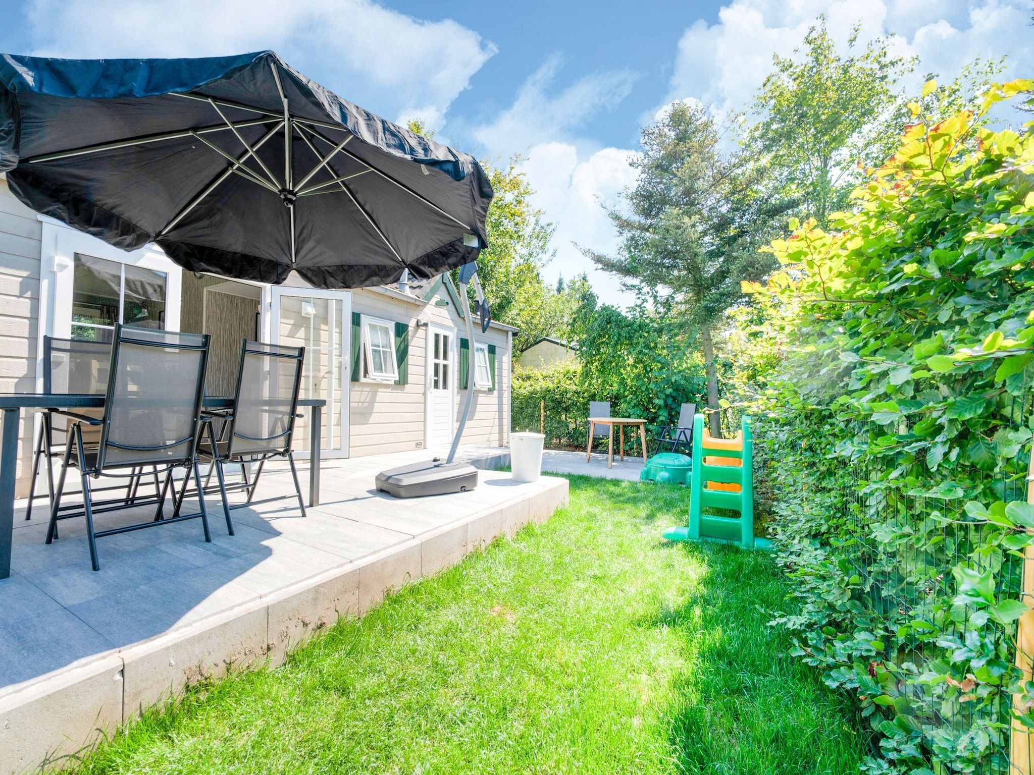 De tuin van Huisje 84 in Stegeren