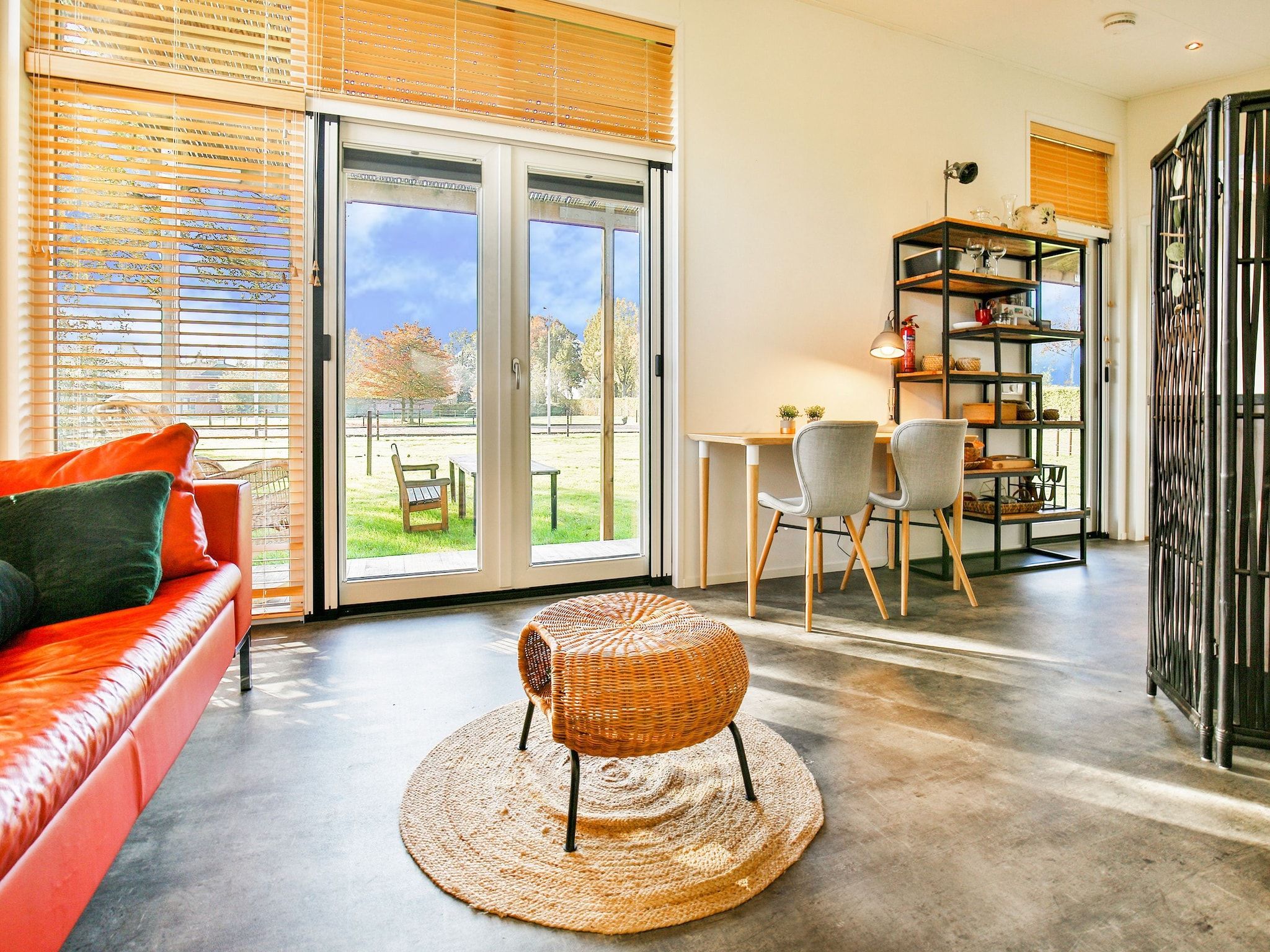 De woonkamer van Het Eikeltje in Tripscompagnie