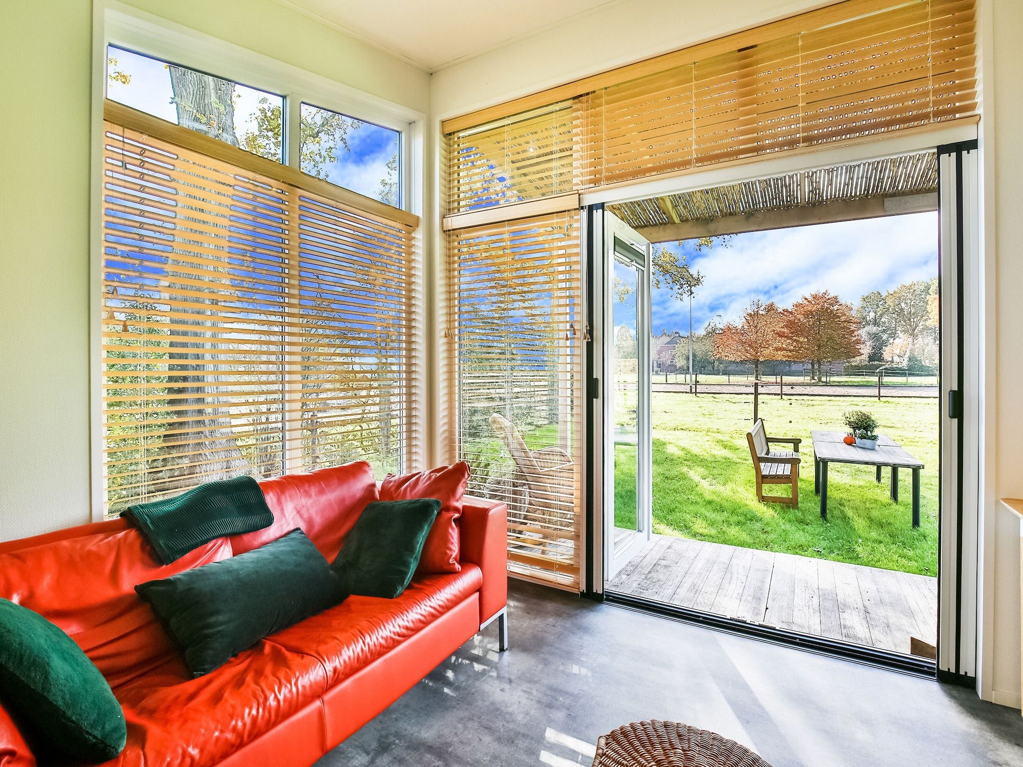 De woonkamer van Het Eikeltje in Tripscompagnie