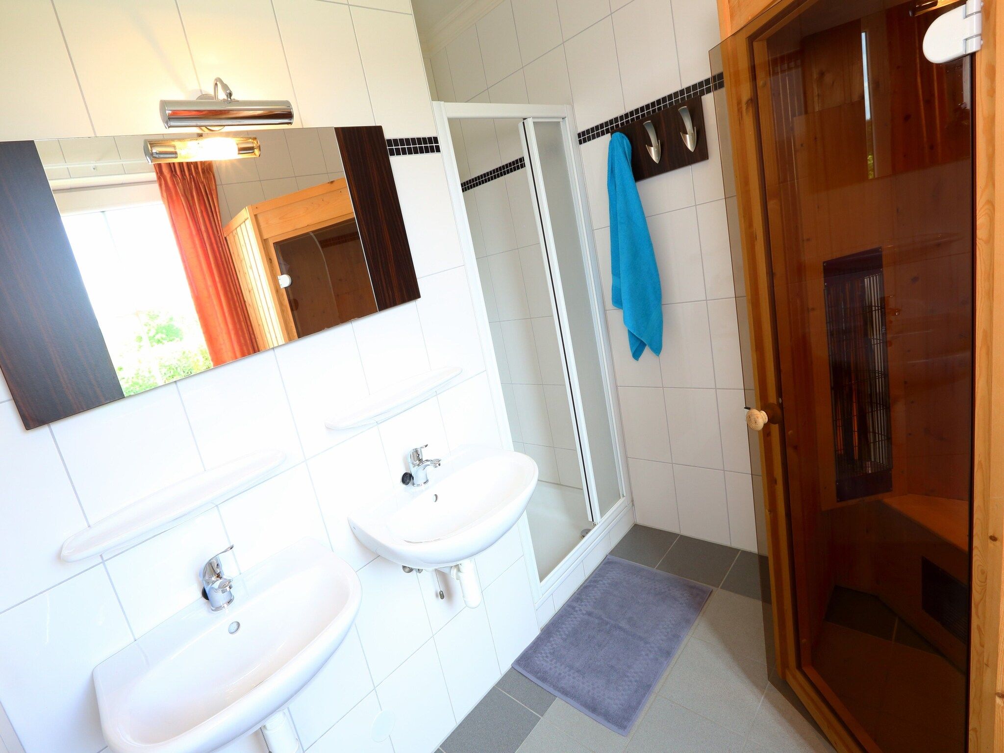 De badkamer van Vakantiepark Emslandermeer 8 in Vlagtwedde