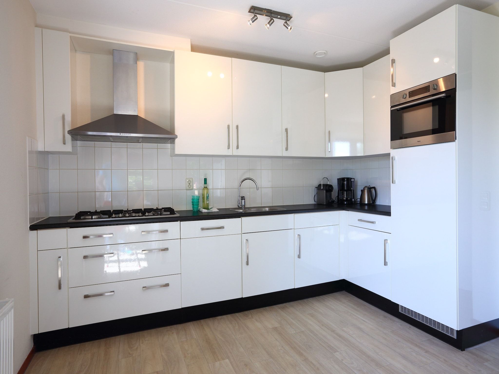 De keuken van Vakantiepark Emslandermeer 11 in Vlagtwedde