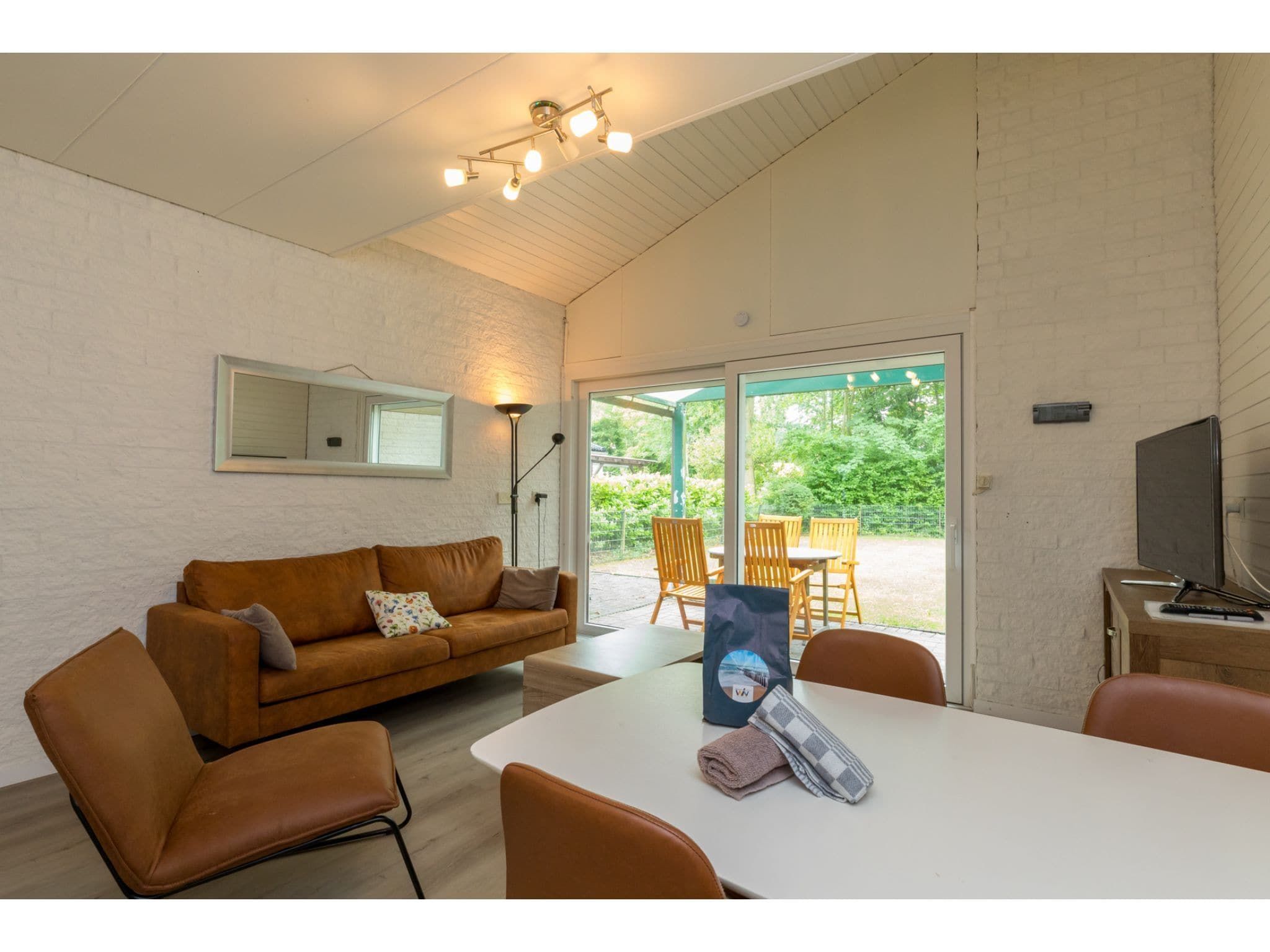 De woonkamer van Smallengange 45 in Kortgene