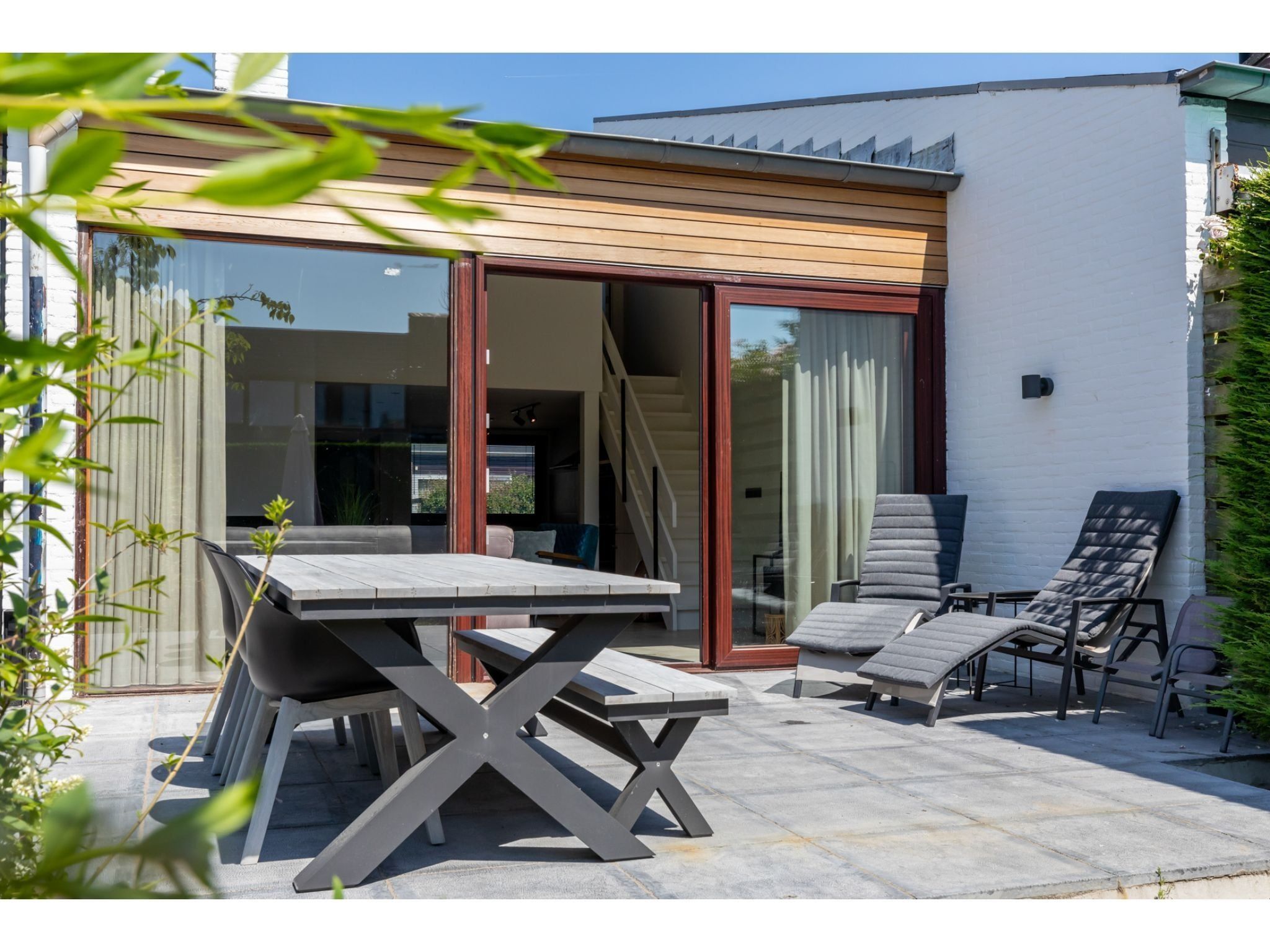 Het terras van Lepelblad 42 in Nieuwvliet-Bad