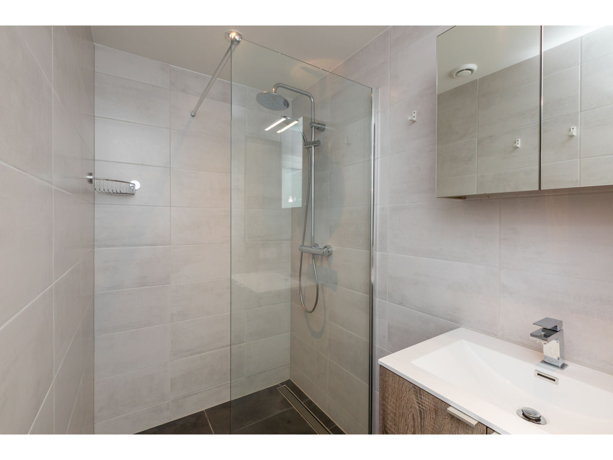 De badkamer van Vakantiehuis Groeneweg 3 'Jikkemien in Koudekerke