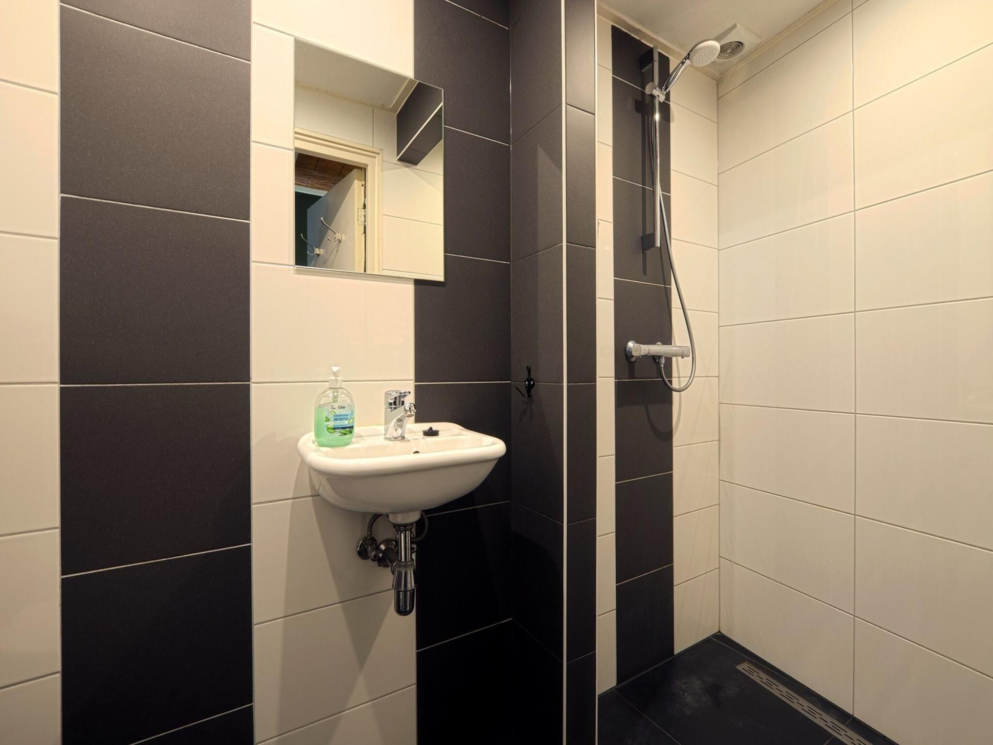 De badkamer van Familiehuis Ruighenrode in Lochem