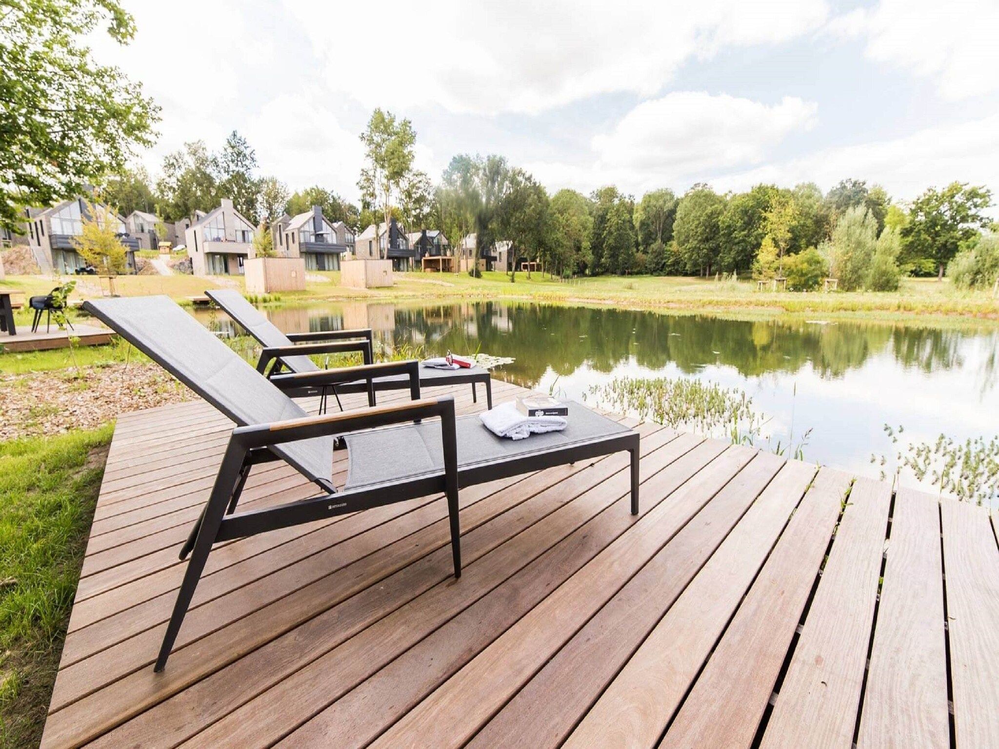 Het terras van Resort Maastricht 27 in Maastricht