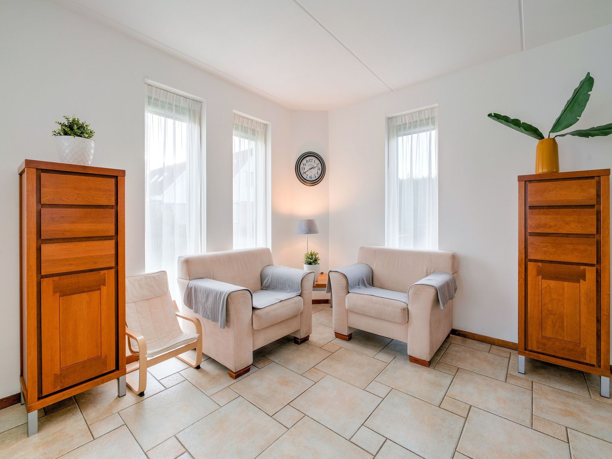 De woonkamer van Zonnig Hosterwold in Zeewolde