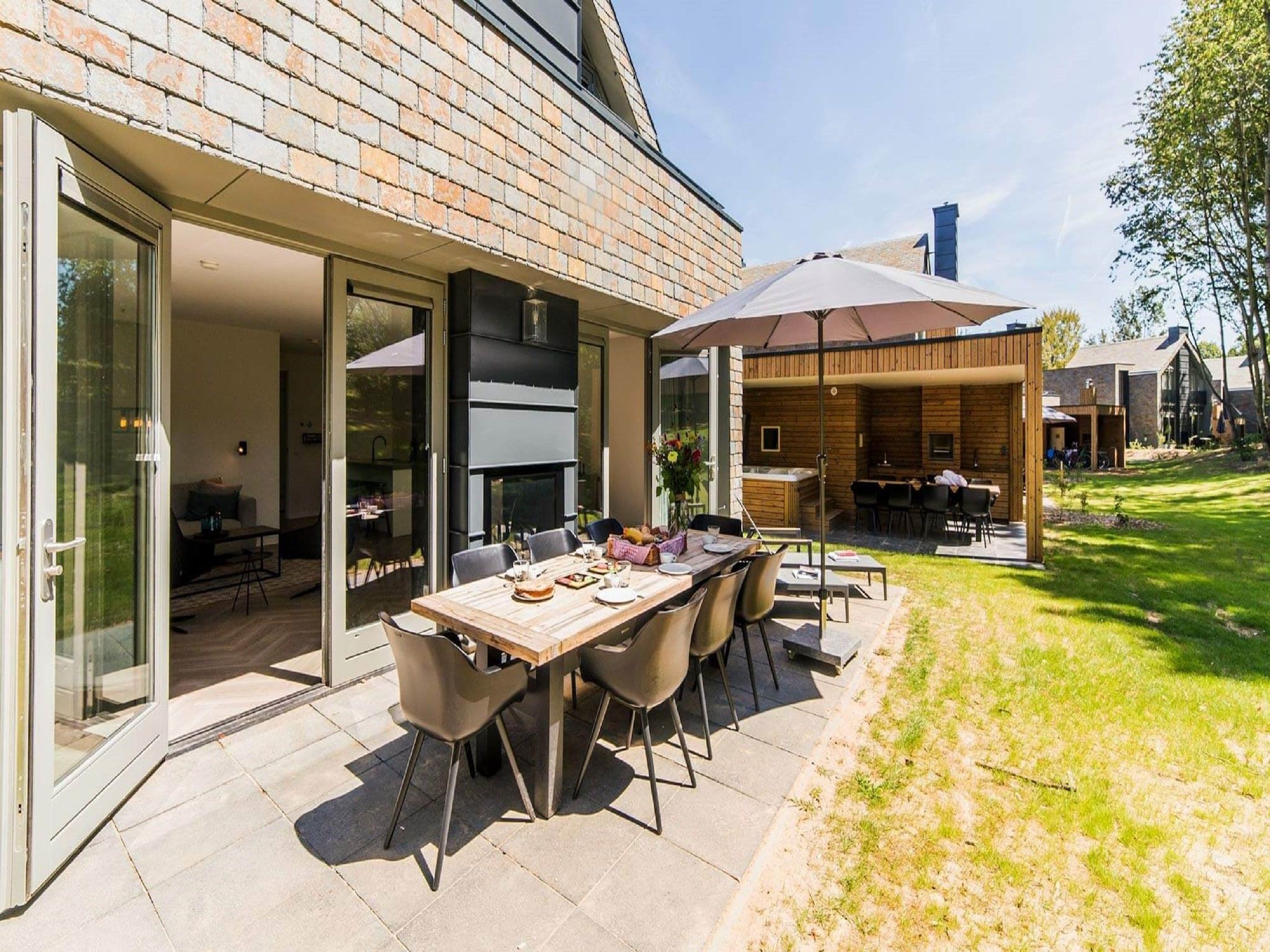 Het terras van Resort Maastricht 29 in Maastricht