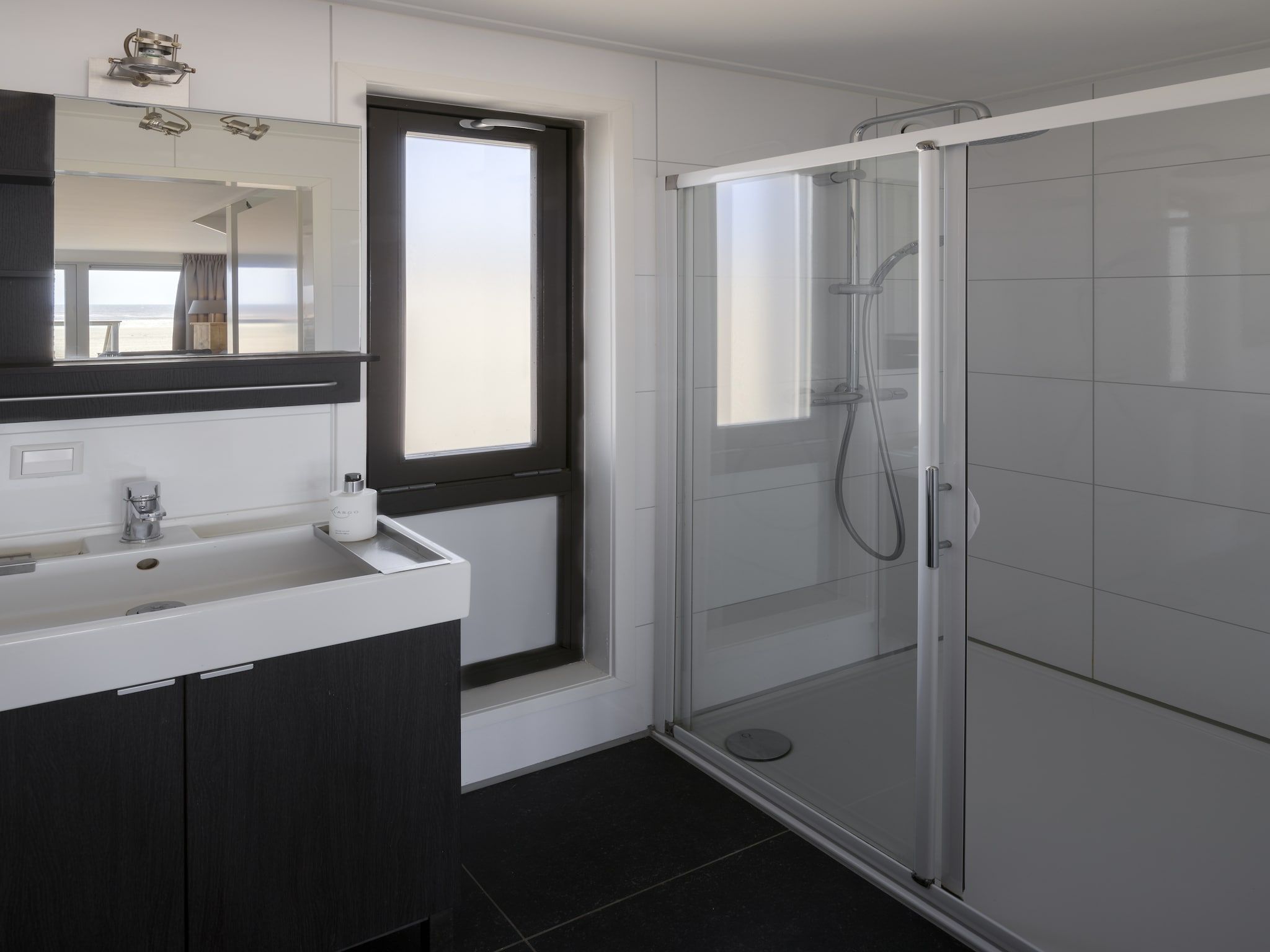 De badkamer van Resort Hoek van Holland in Hoek Van Holland