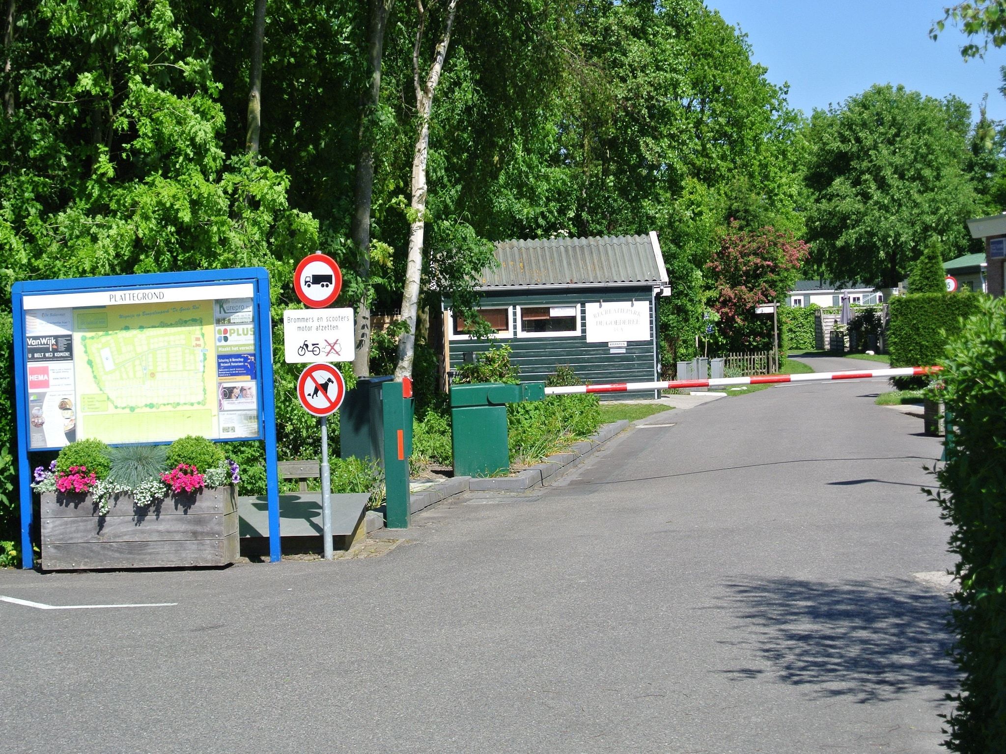 Parkfaciliteiten bij Chalet Sea Rocks in Goedereede