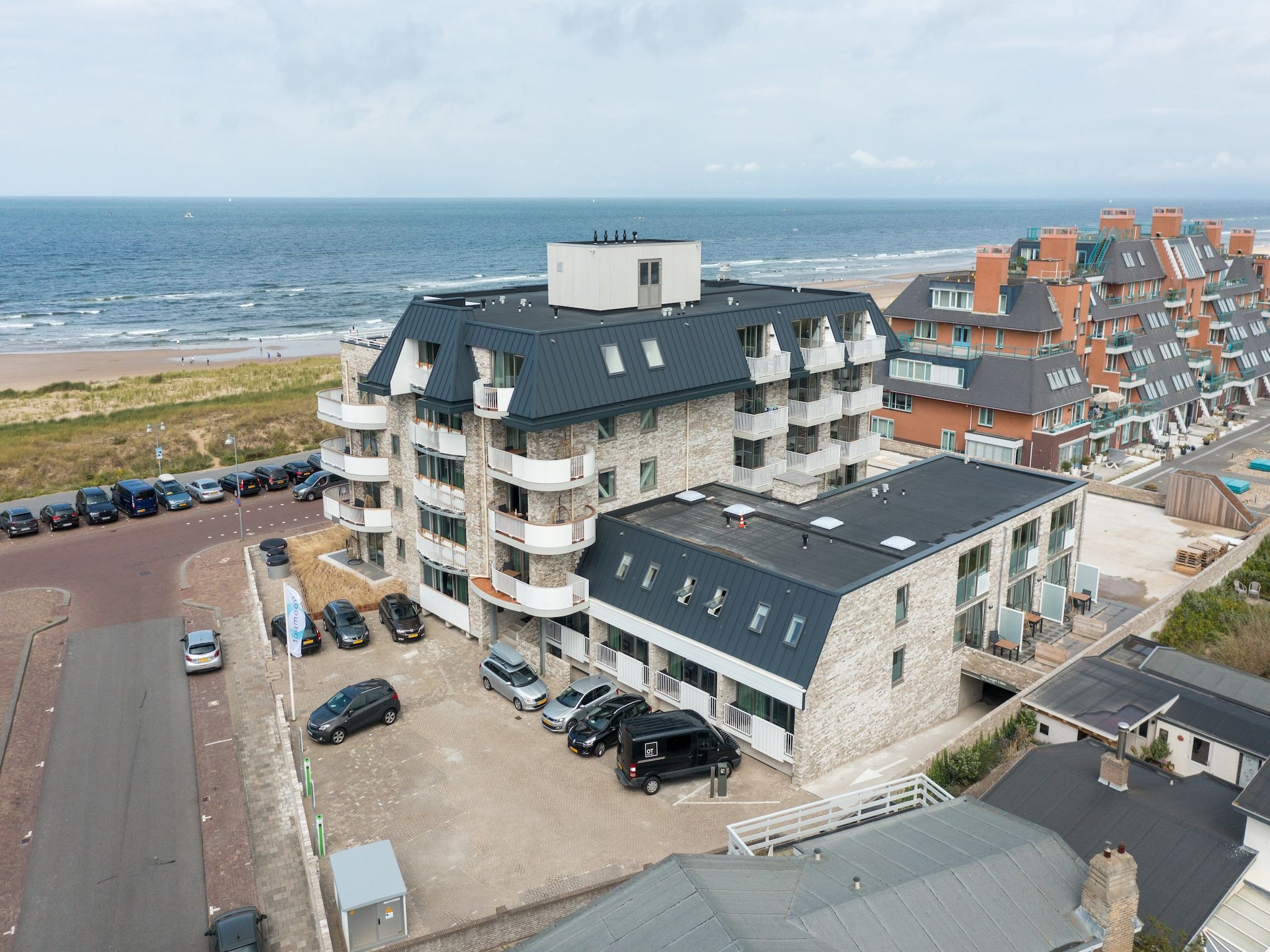 De buitenkant van Residentie de Graaf van Egmont 11 in Egmond aan zee