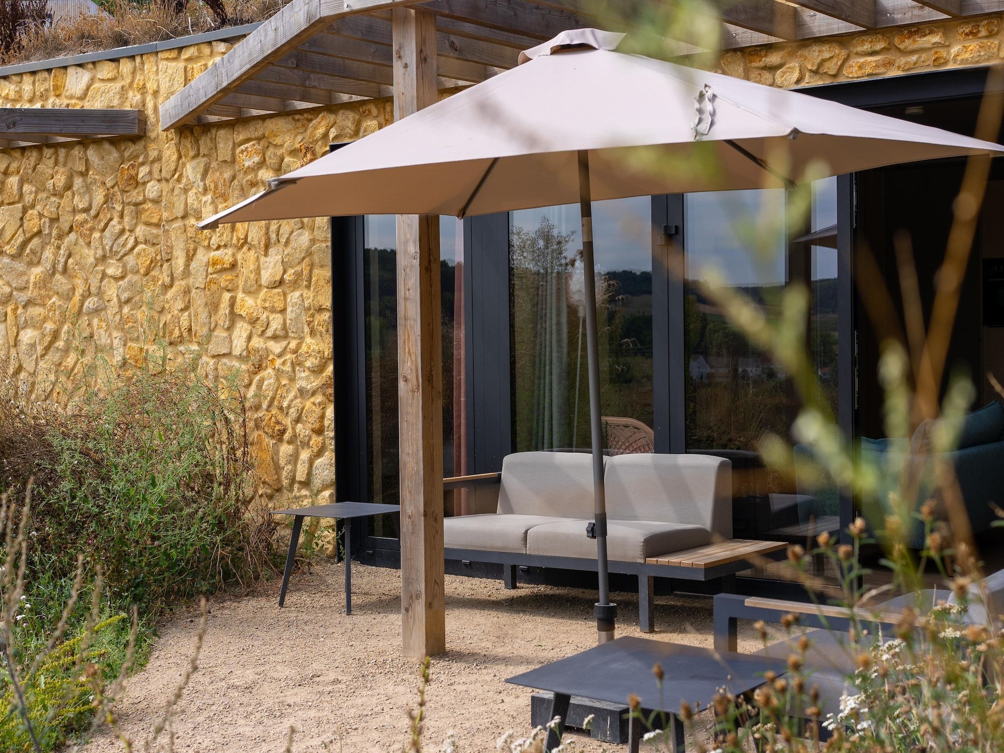 Het terras van Resort Gulpen 4 in Gulpen