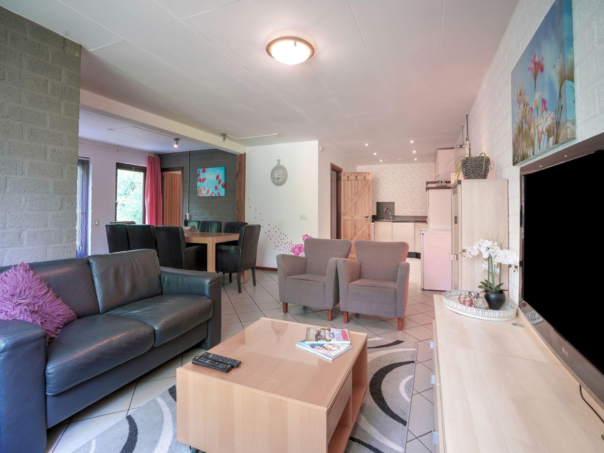 De woonkamer van Waterval 8P in Ulestraten