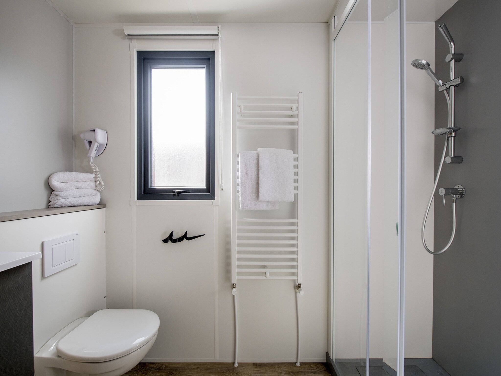 De badkamer van Vakantiepark Eiland van Maurik 7 in Maurik