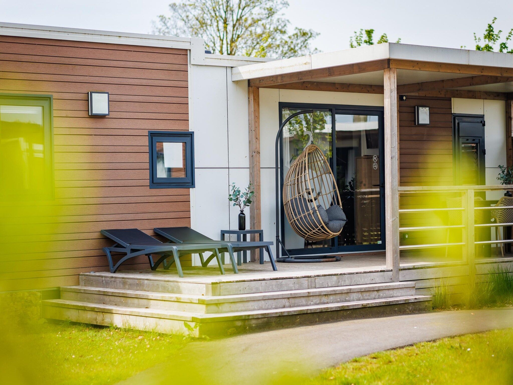 De buitenkant van Vakantiepark Eiland van Maurik 7 in Maurik