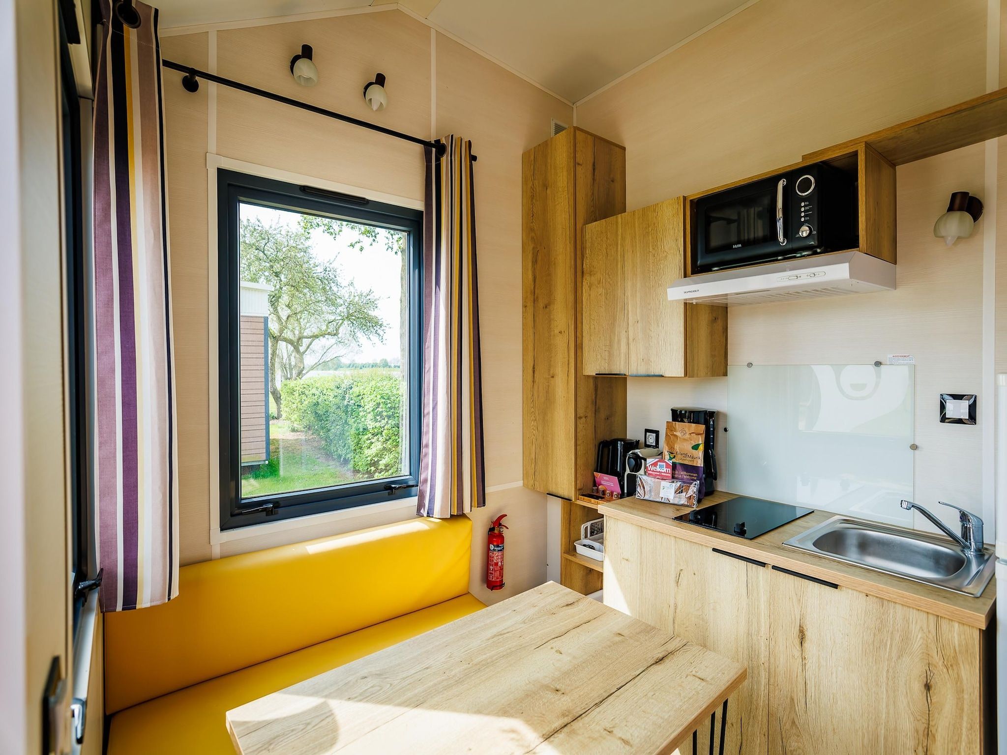 De keuken van Vakantiepark Eiland van Maurik 9 in Maurik