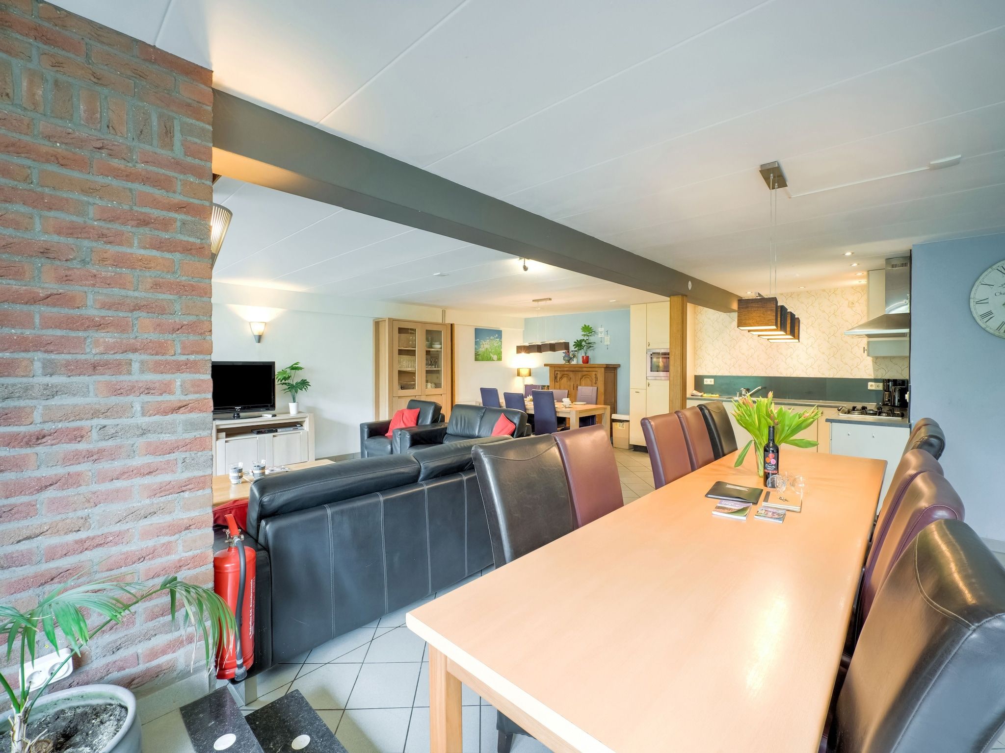 De eetkamer van Vliek 14P in Ulestraten