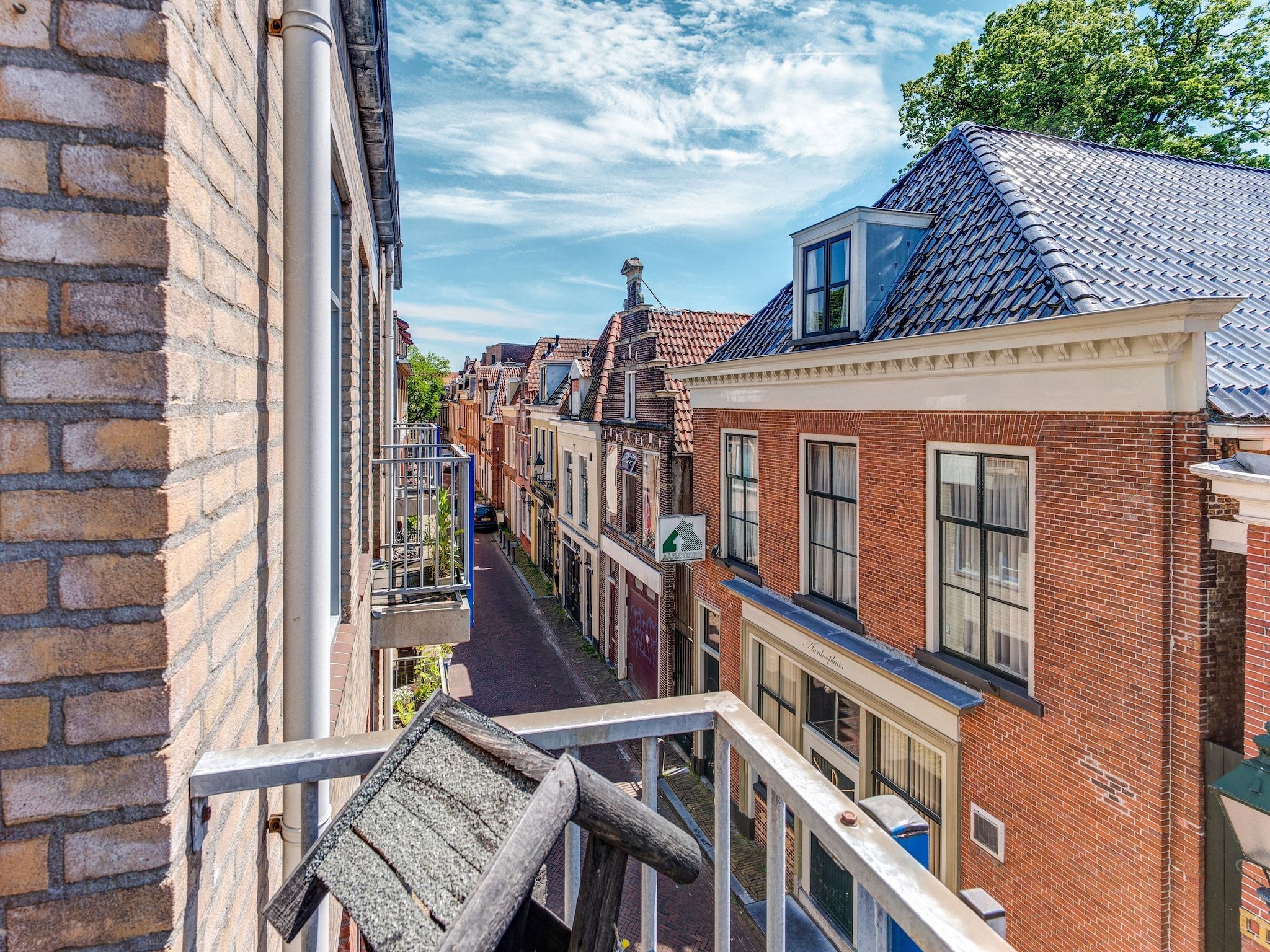 Het terras van Ruim appartement in centrum Leeuwarden in Leeuwarden