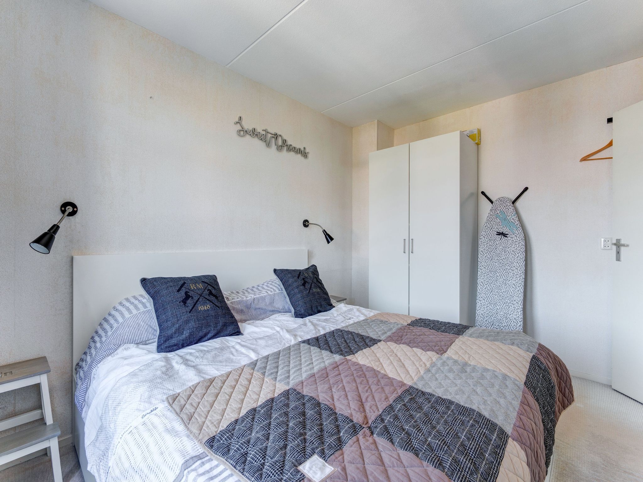 Een slaapkamer van Ruim appartement in centrum Leeuwarden in Leeuwarden