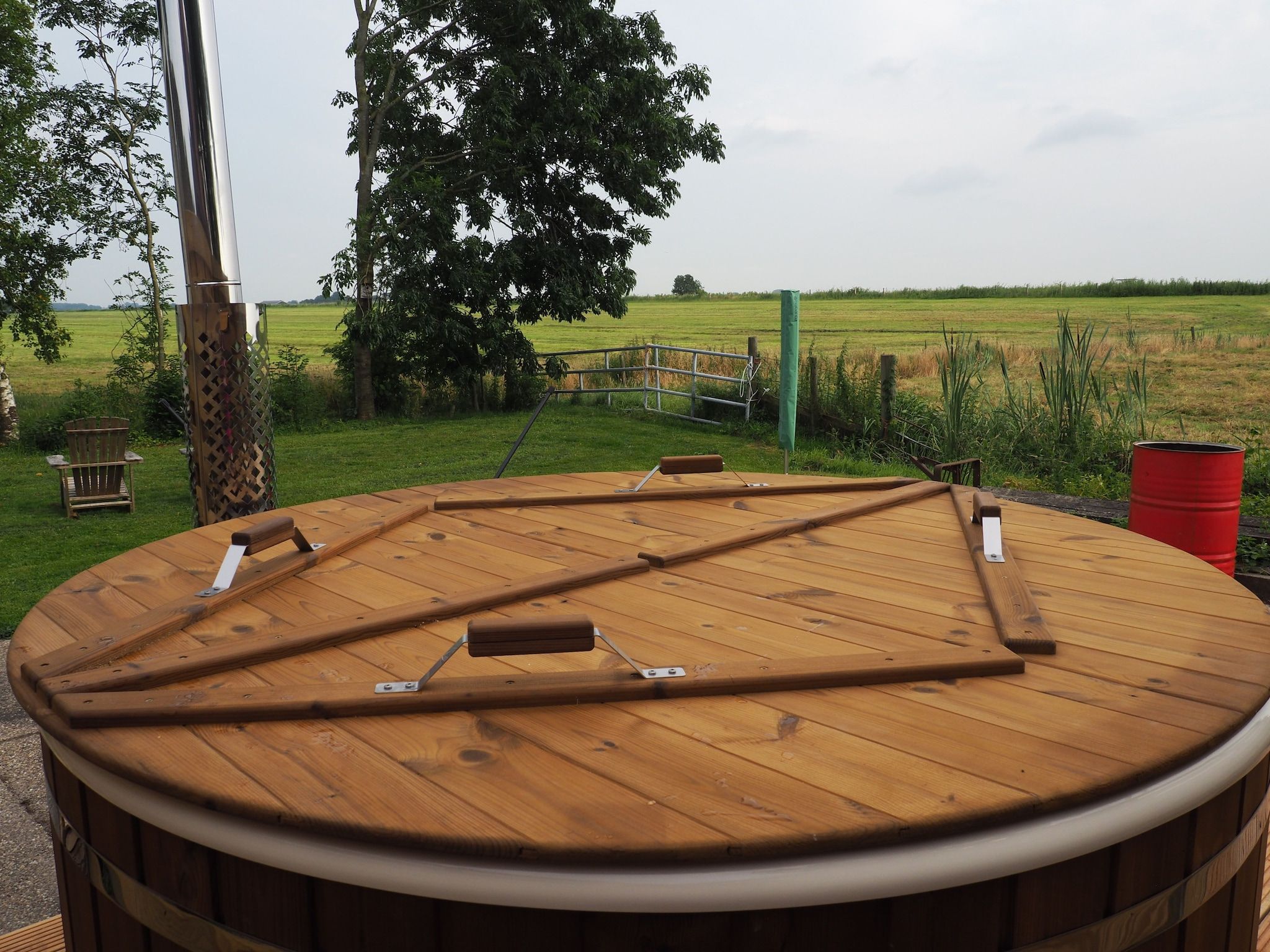 Wellness bij Knus chalet in Friesland met hottub in Suwald