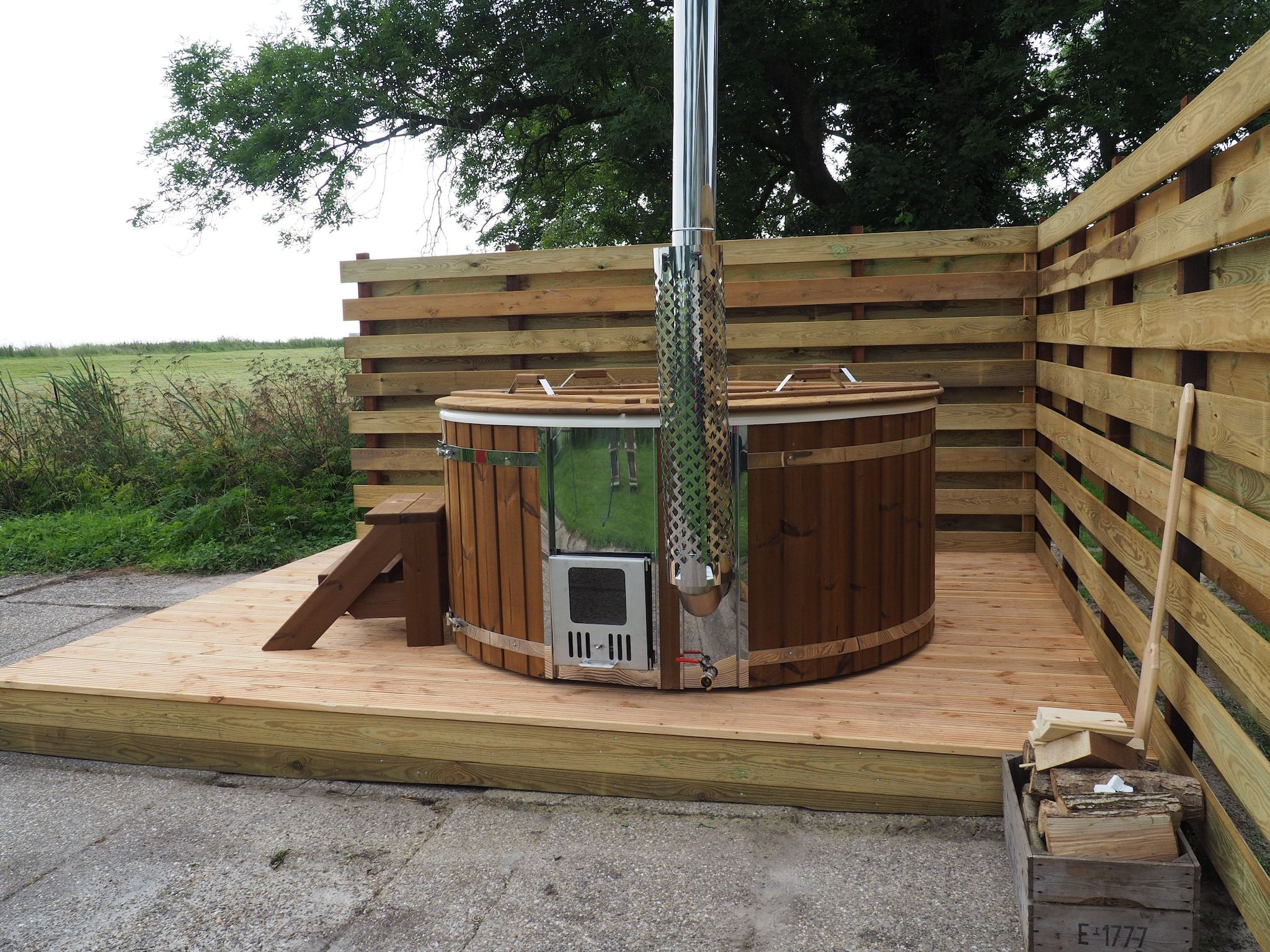 Wellness bij Knus chalet in Friesland met hottub in Suwald