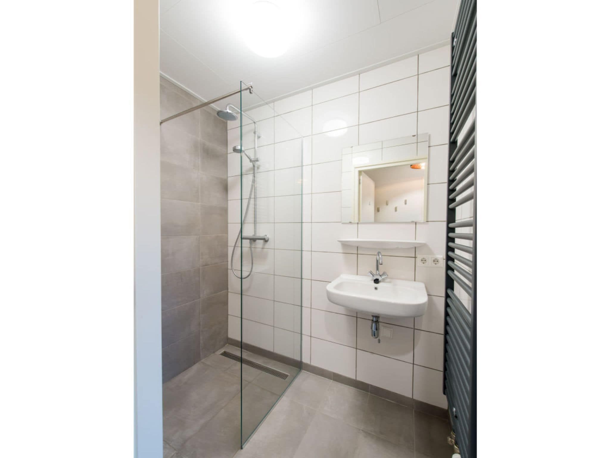 De badkamer van Zoutelandseweg 2 Biggekerke in Biggekerke