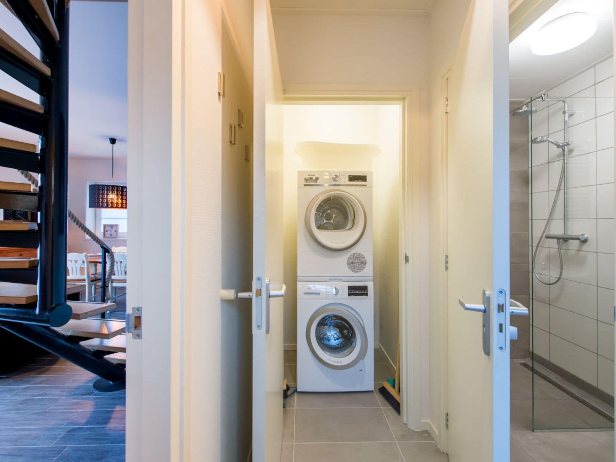 Voorzieningen bij Zoutelandseweg 2 Biggekerke in Biggekerke